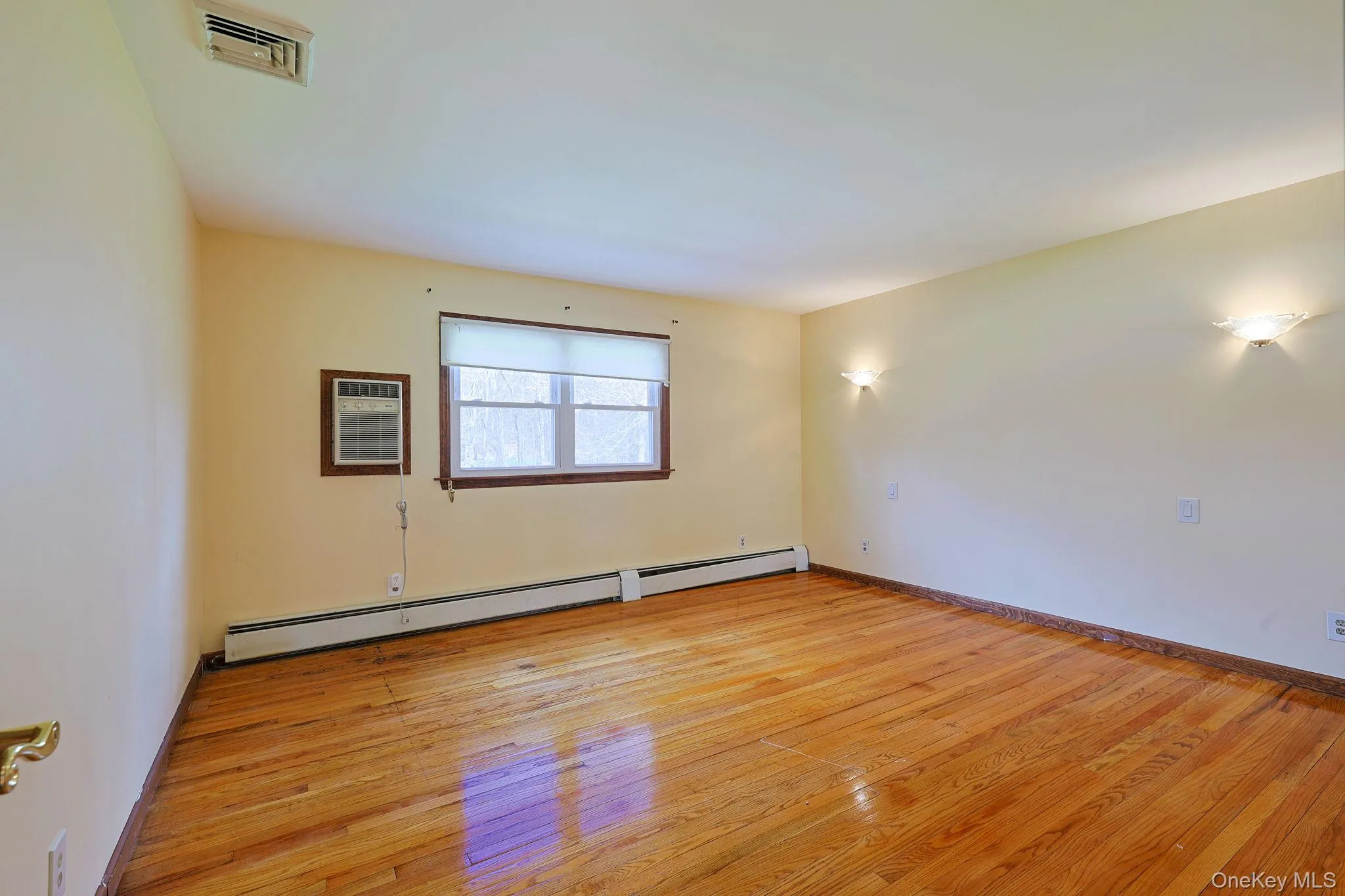 70 Bayberry Drive, Monroe, NY, 3 Bedrooms Bedrooms, 6 Rooms Rooms,1 BathroomBathrooms,Residential,For Rent,Bayberry,0,1006128 70 Bayberry Drive, Monroe, NY, 3 Bedrooms Bedrooms, 6 Rooms Rooms,1 BathroomBathrooms,Residential,For Rent,Bayberry,0,1006128