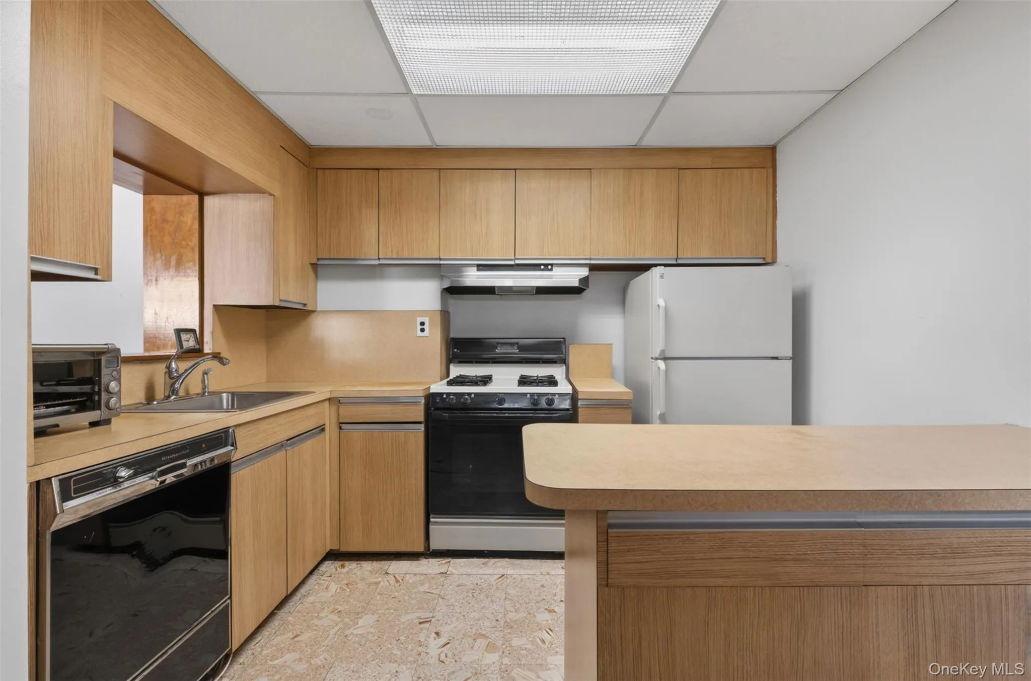 217-11 47th Road, New York, NY, 3 Bedrooms Bedrooms, 7 Rooms Rooms,1 BathroomBathrooms,Residential,For Rent,47th,0,1006132 217-11 47th Road, New York, NY, 3 Bedrooms Bedrooms, 7 Rooms Rooms,1 BathroomBathrooms,Residential,For Rent,47th,0,1006132