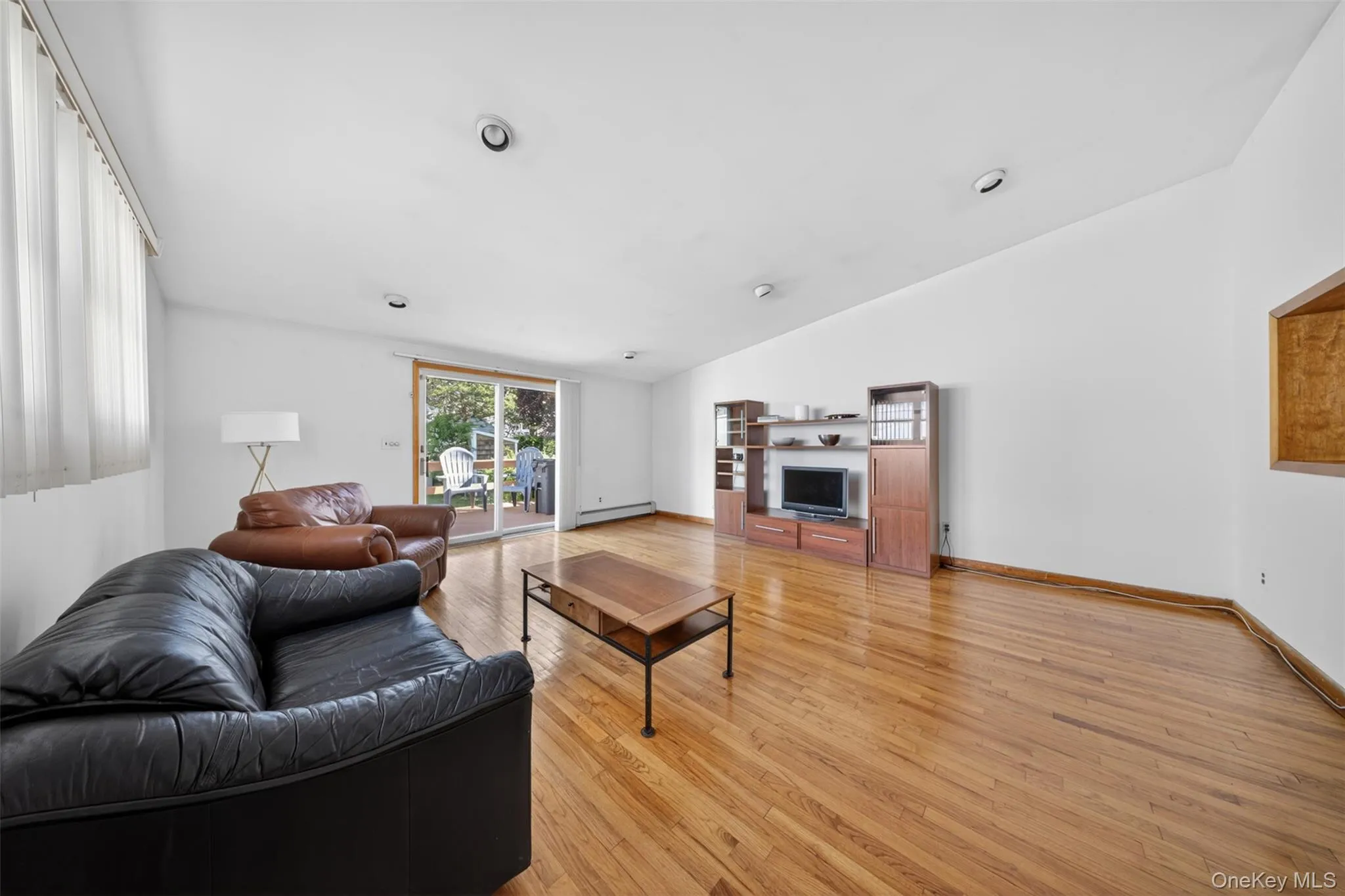 217-11 47th Road, New York, NY, 3 Bedrooms Bedrooms, 7 Rooms Rooms,1 BathroomBathrooms,Residential,For Rent,47th,0,1006132 217-11 47th Road, New York, NY, 3 Bedrooms Bedrooms, 7 Rooms Rooms,1 BathroomBathrooms,Residential,For Rent,47th,0,1006132