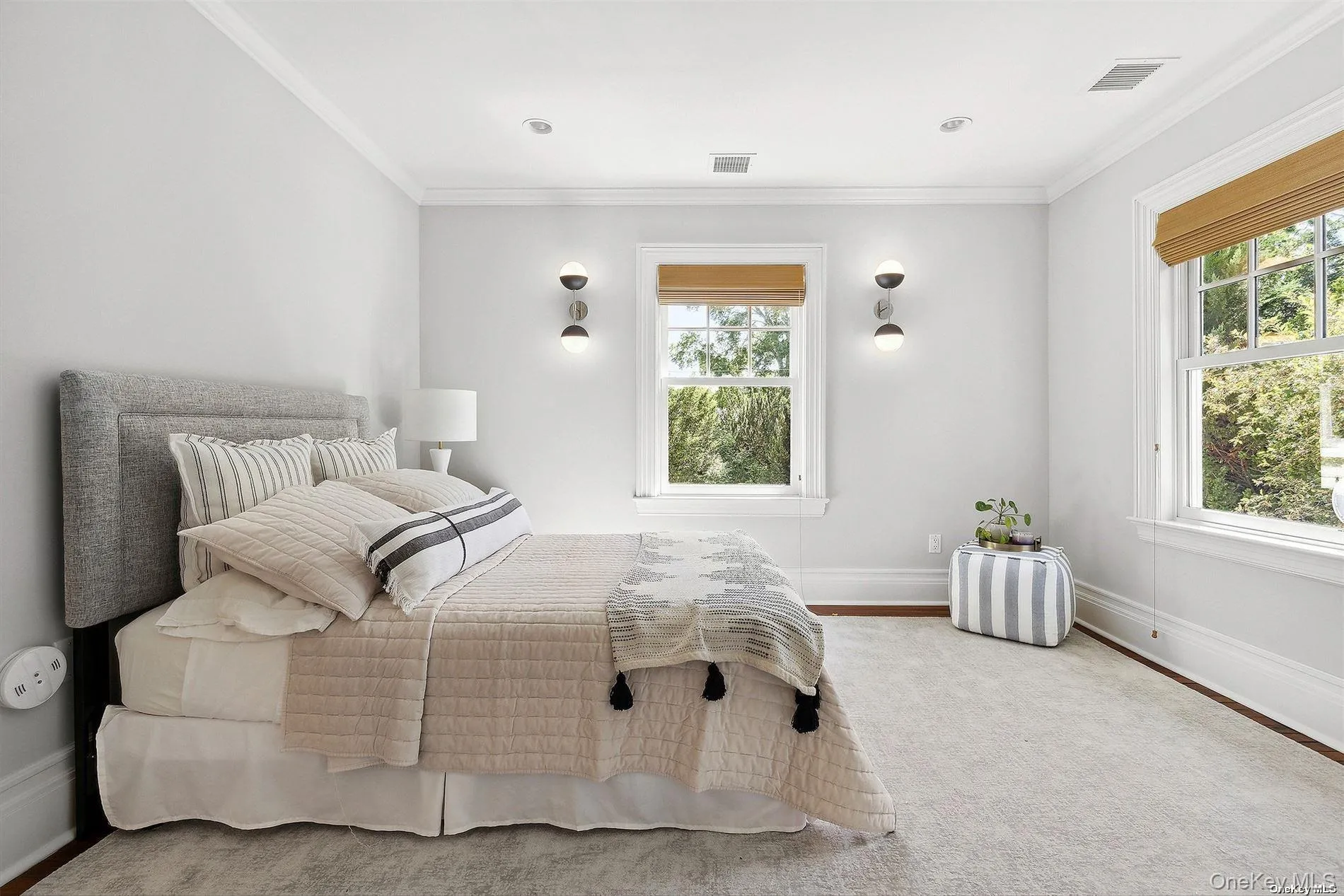 50 South Drive, North Hempstead, NY, 7 Bedrooms Bedrooms, 12 Rooms Rooms,5 BathroomsBathrooms,Residential Lease,For Rent,South,0,1006142 50 South Drive, North Hempstead, NY, 7 Bedrooms Bedrooms, 12 Rooms Rooms,5 BathroomsBathrooms,Residential Lease,For Rent,South,0,1006142