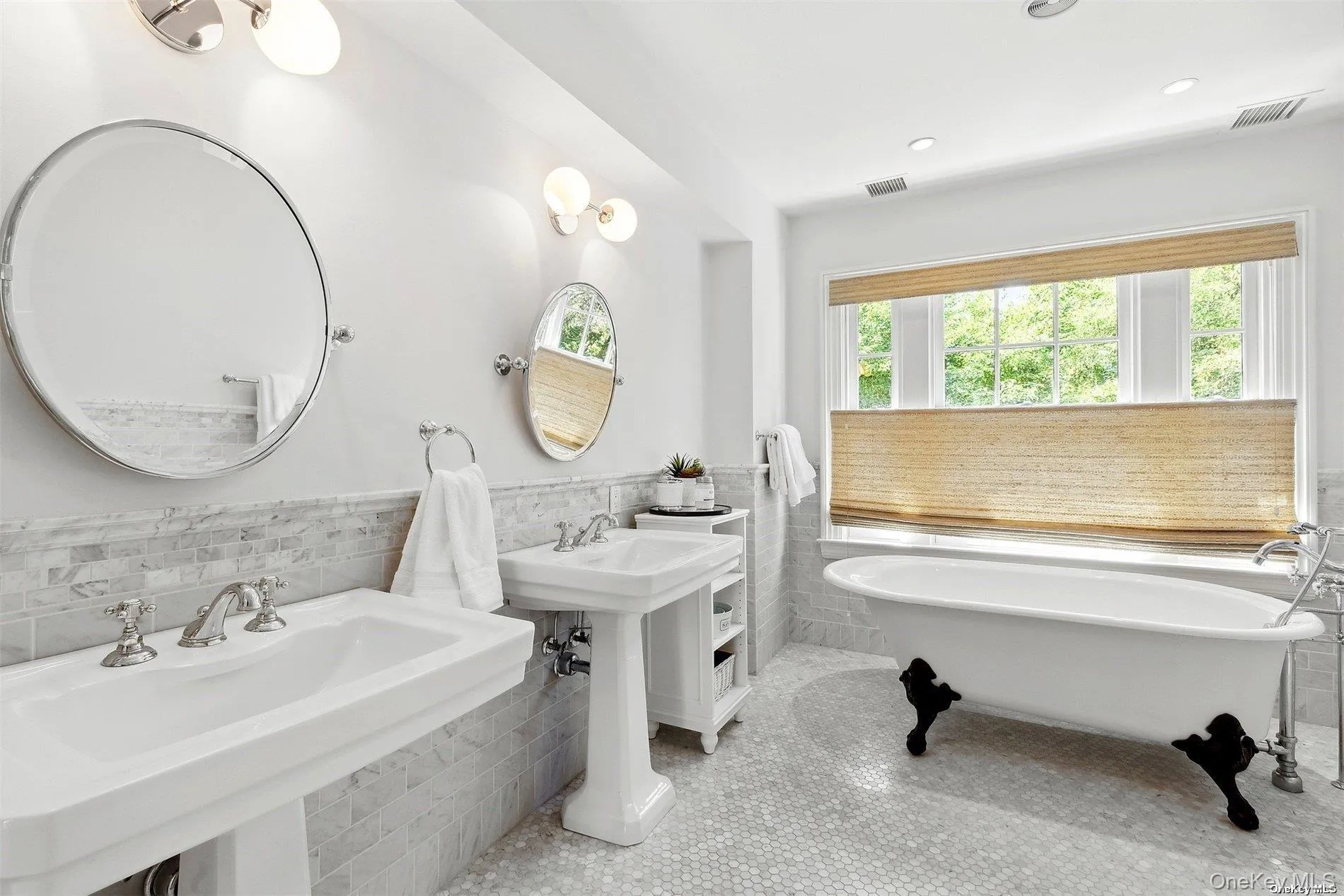 50 South Drive, North Hempstead, NY, 7 Bedrooms Bedrooms, 12 Rooms Rooms,5 BathroomsBathrooms,Residential Lease,For Rent,South,0,1006142 50 South Drive, North Hempstead, NY, 7 Bedrooms Bedrooms, 12 Rooms Rooms,5 BathroomsBathrooms,Residential Lease,For Rent,South,0,1006142