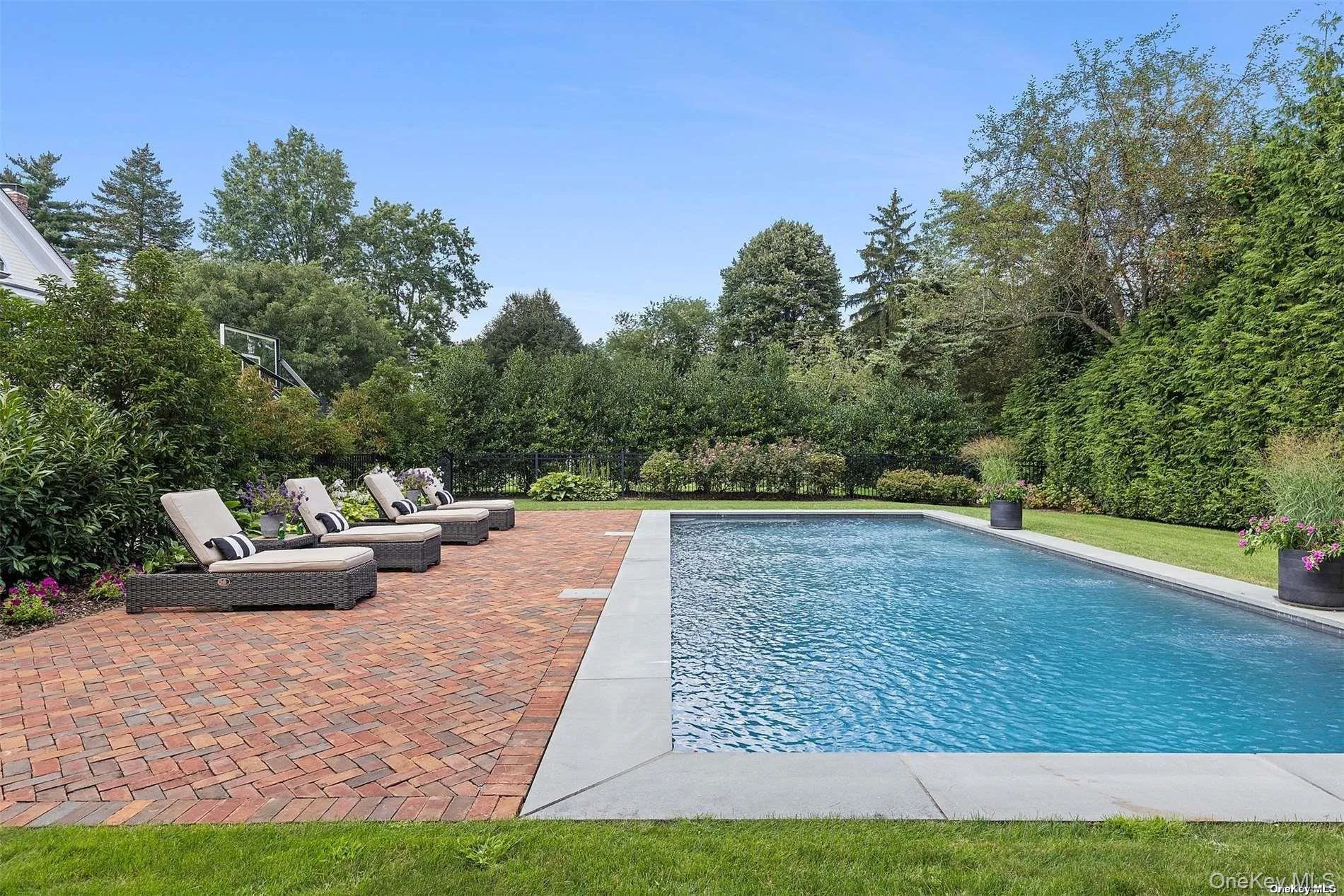 50 South Drive, North Hempstead, NY, 7 Bedrooms Bedrooms, 12 Rooms Rooms,5 BathroomsBathrooms,Residential Lease,For Rent,South,0,1006142 50 South Drive, North Hempstead, NY, 7 Bedrooms Bedrooms, 12 Rooms Rooms,5 BathroomsBathrooms,Residential Lease,For Rent,South,0,1006142