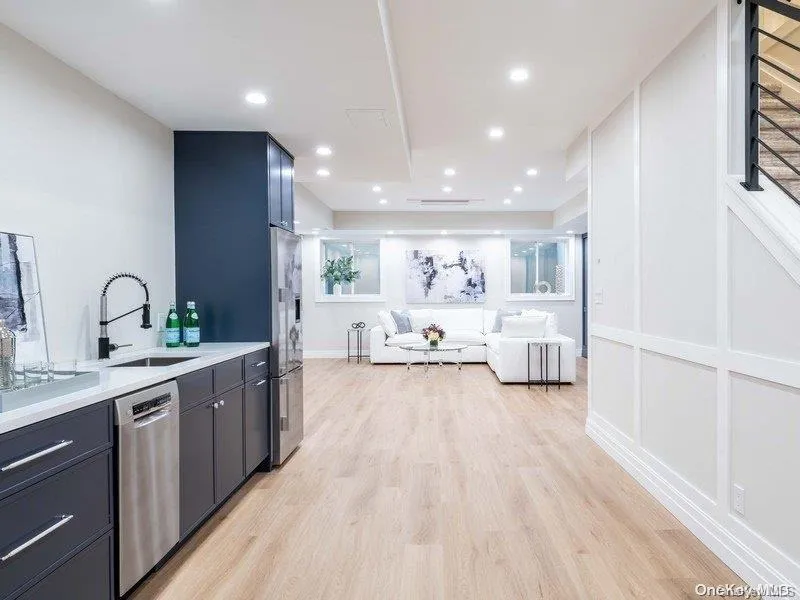 50 South Drive, North Hempstead, NY, 7 Bedrooms Bedrooms, 12 Rooms Rooms,5 BathroomsBathrooms,Residential Lease,For Rent,South,0,1006142 50 South Drive, North Hempstead, NY, 7 Bedrooms Bedrooms, 12 Rooms Rooms,5 BathroomsBathrooms,Residential Lease,For Rent,South,0,1006142