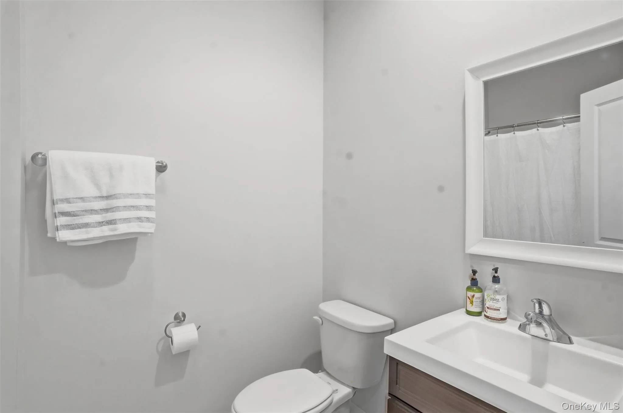 201 Kingsview Highway, Plattekill, NY, 3 Bedrooms Bedrooms, 7 Rooms Rooms,3 BathroomsBathrooms,Residential,For Rent,Kingsview,0,1006143 201 Kingsview Highway, Plattekill, NY, 3 Bedrooms Bedrooms, 7 Rooms Rooms,3 BathroomsBathrooms,Residential,For Rent,Kingsview,0,1006143