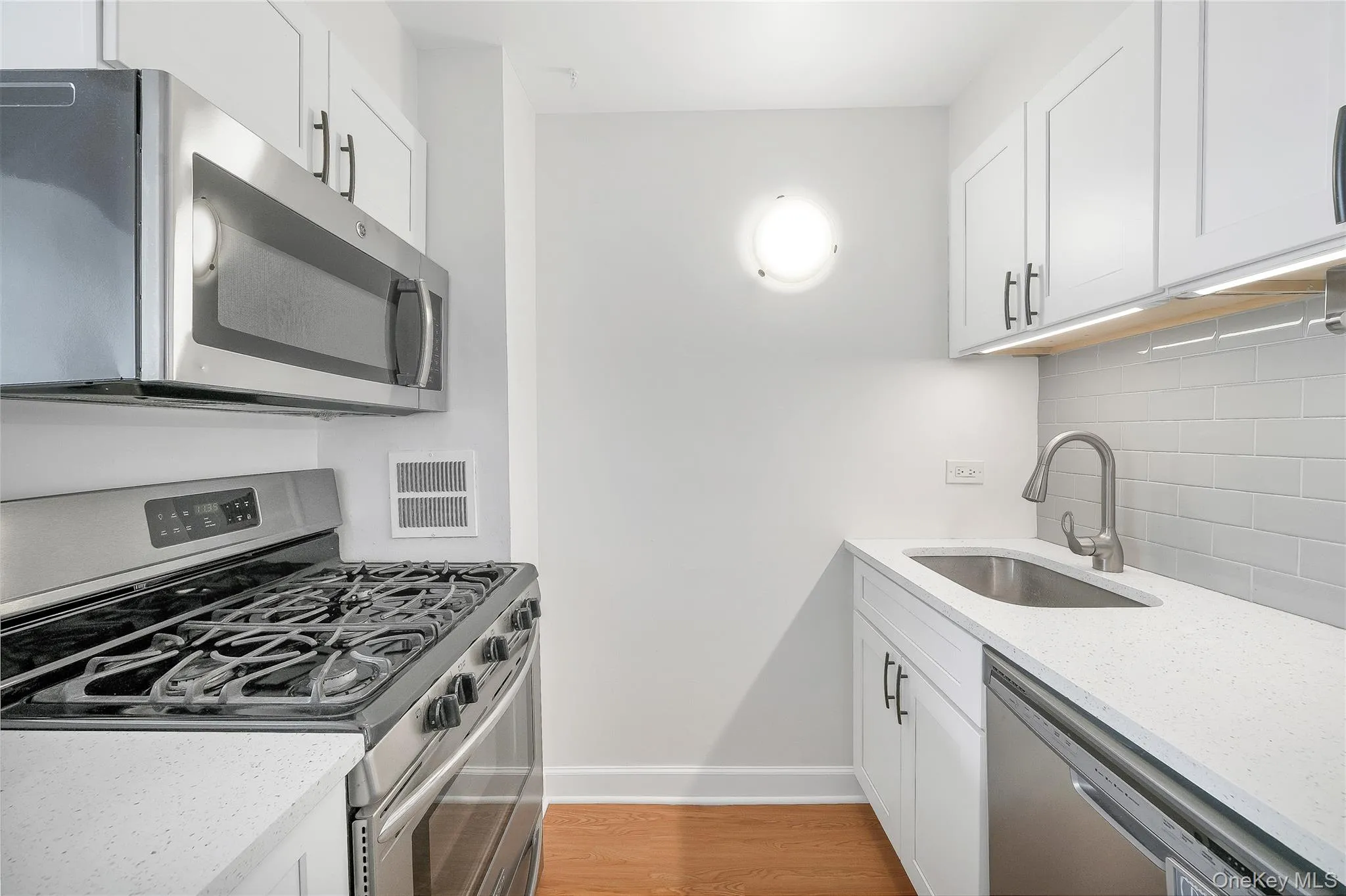 1 Landmark Square, Rye Town, NY, 1 Bedroom Bedrooms, 5 Rooms Rooms,2 BathroomsBathrooms,Residential Lease,For Rent,Landmark,0,1006144 1 Landmark Square, Rye Town, NY, 1 Bedroom Bedrooms, 5 Rooms Rooms,2 BathroomsBathrooms,Residential Lease,For Rent,Landmark,0,1006144