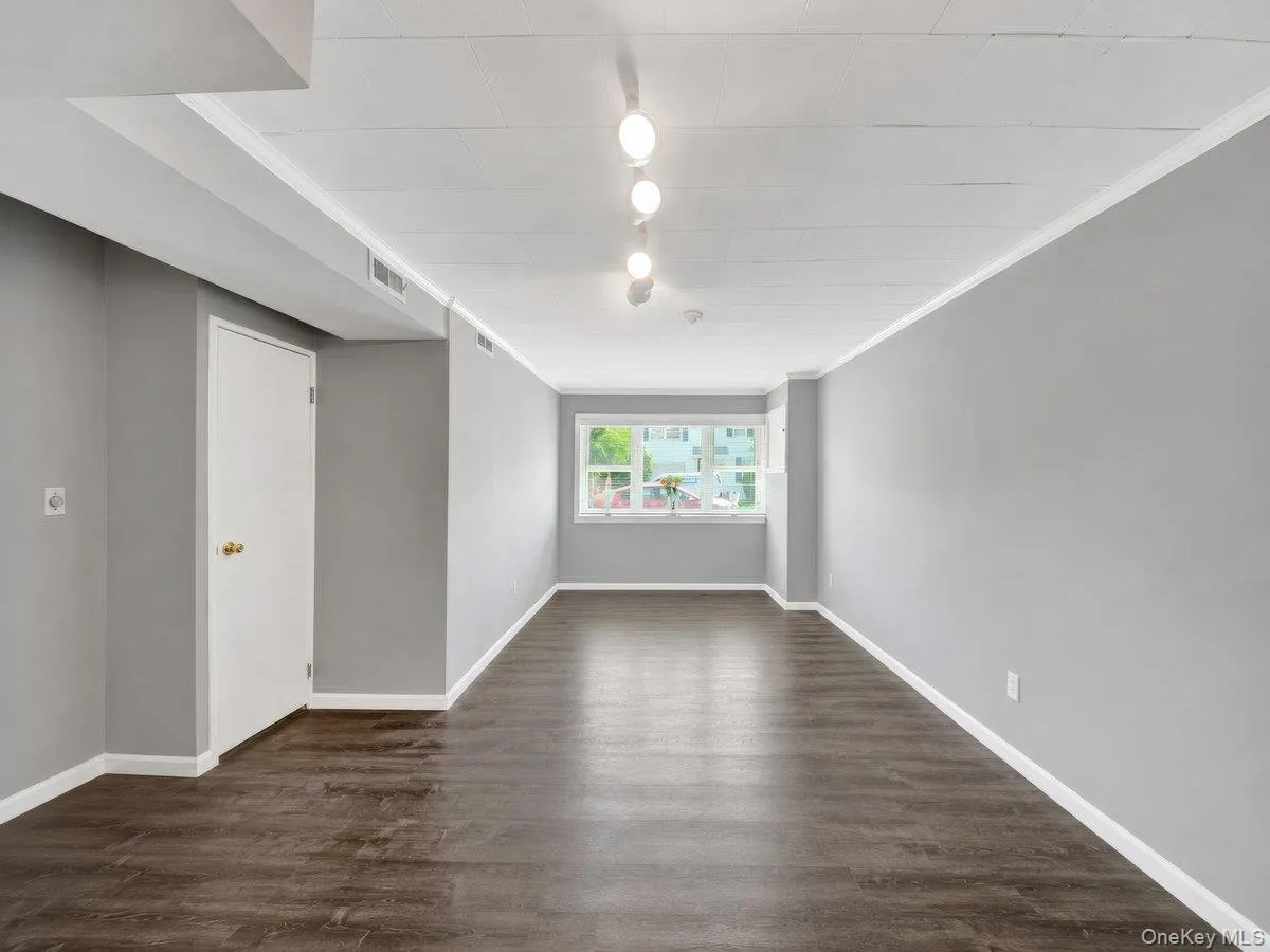 561 Logan Avenue, New York, NY, 3 Bedrooms Bedrooms, 6 Rooms Rooms,2 BathroomsBathrooms,Residential,For Rent,Logan,0,1006149 561 Logan Avenue, New York, NY, 3 Bedrooms Bedrooms, 6 Rooms Rooms,2 BathroomsBathrooms,Residential,For Rent,Logan,0,1006149