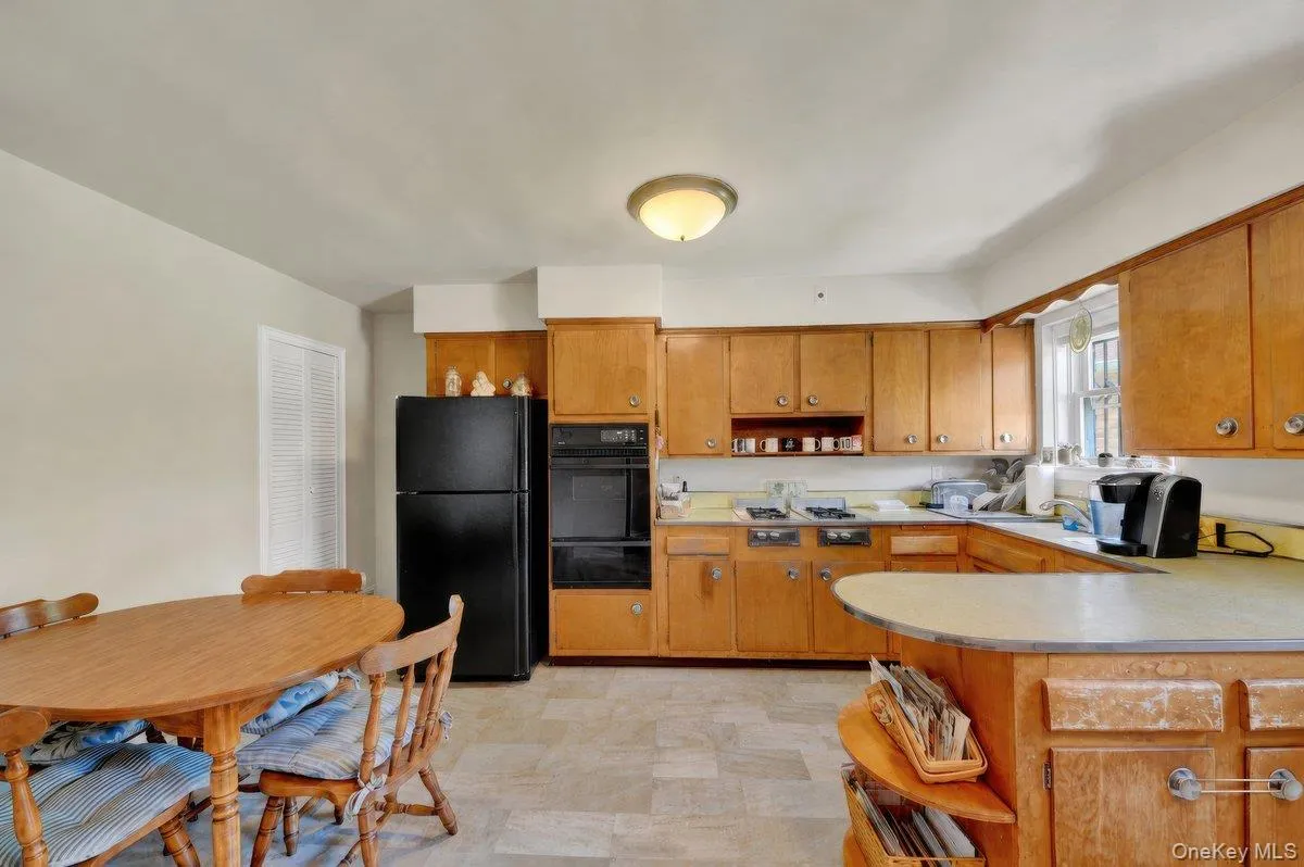 561 Logan Avenue, New York, NY, 3 Bedrooms Bedrooms, 6 Rooms Rooms,2 BathroomsBathrooms,Residential,For Rent,Logan,0,1006149 561 Logan Avenue, New York, NY, 3 Bedrooms Bedrooms, 6 Rooms Rooms,2 BathroomsBathrooms,Residential,For Rent,Logan,0,1006149