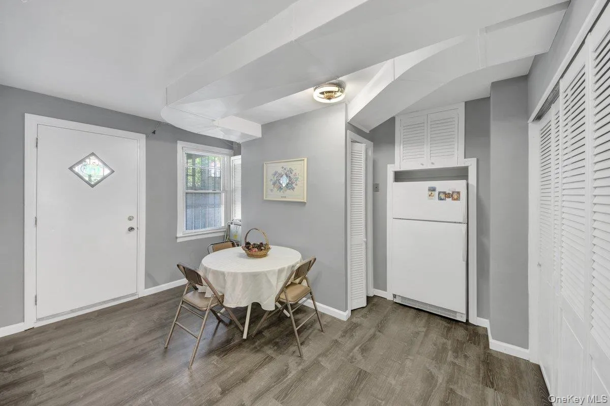 561 Logan Avenue, New York, NY, 3 Bedrooms Bedrooms, 6 Rooms Rooms,2 BathroomsBathrooms,Residential,For Rent,Logan,0,1006149 561 Logan Avenue, New York, NY, 3 Bedrooms Bedrooms, 6 Rooms Rooms,2 BathroomsBathrooms,Residential,For Rent,Logan,0,1006149