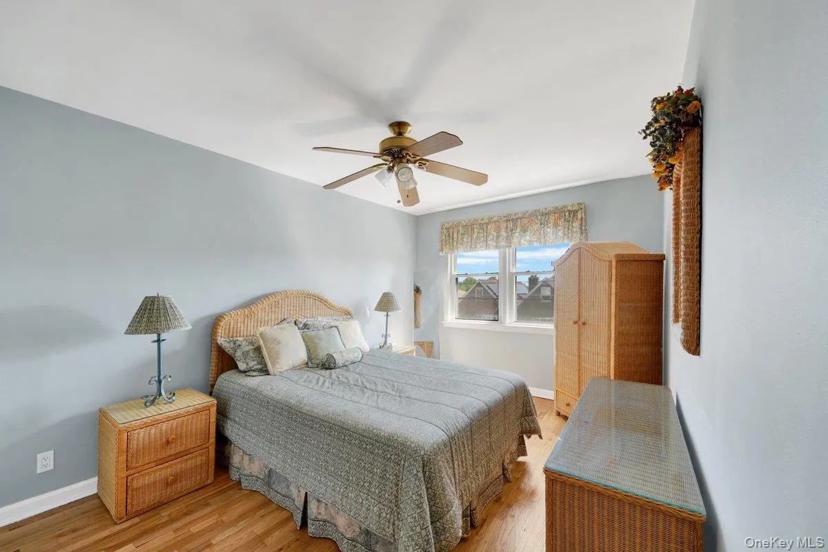 561 Logan Avenue, New York, NY, 3 Bedrooms Bedrooms, 6 Rooms Rooms,2 BathroomsBathrooms,Residential,For Rent,Logan,0,1006149 561 Logan Avenue, New York, NY, 3 Bedrooms Bedrooms, 6 Rooms Rooms,2 BathroomsBathrooms,Residential,For Rent,Logan,0,1006149