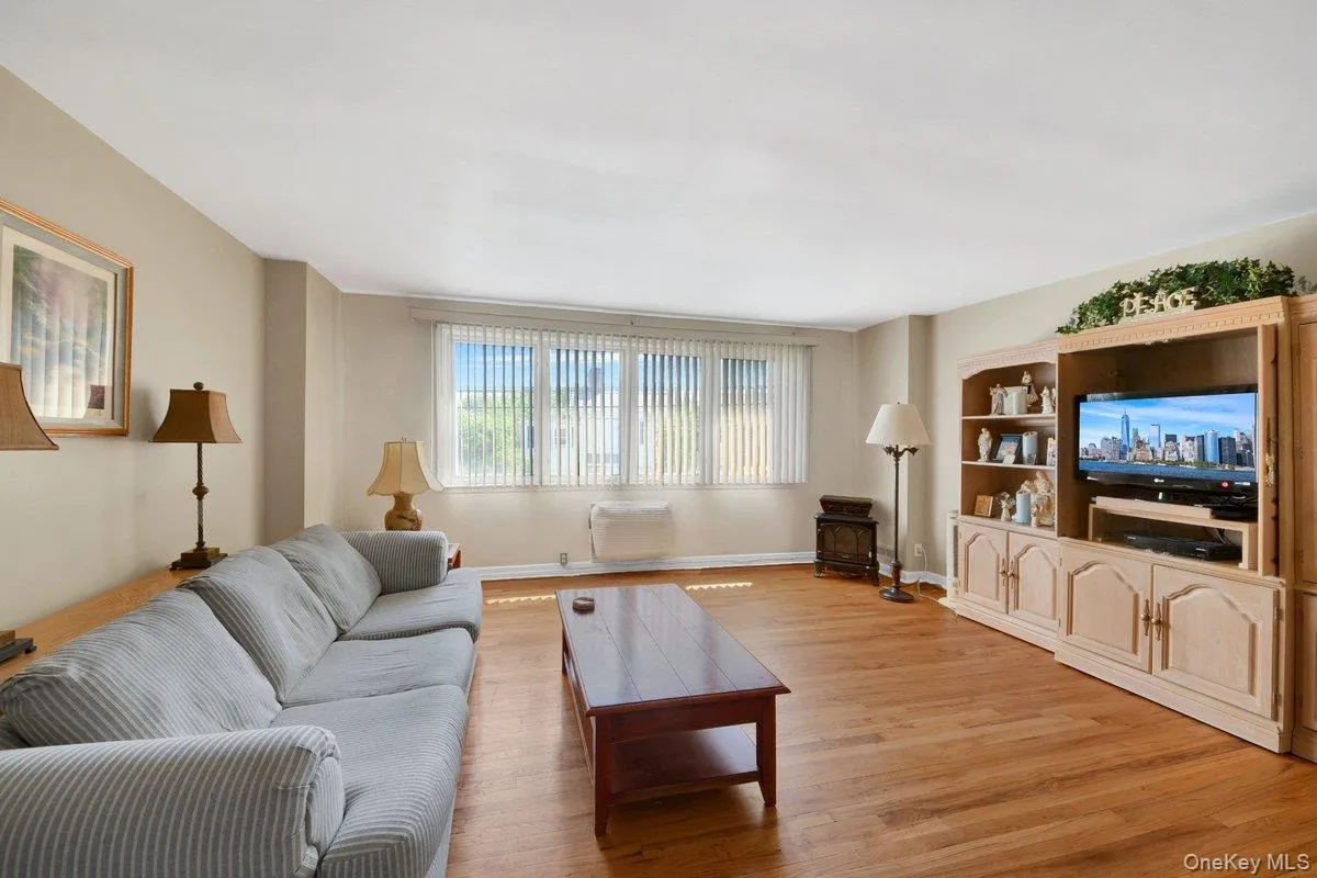 561 Logan Avenue, New York, NY, 3 Bedrooms Bedrooms, 6 Rooms Rooms,2 BathroomsBathrooms,Residential,For Rent,Logan,0,1006149 561 Logan Avenue, New York, NY, 3 Bedrooms Bedrooms, 6 Rooms Rooms,2 BathroomsBathrooms,Residential,For Rent,Logan,0,1006149