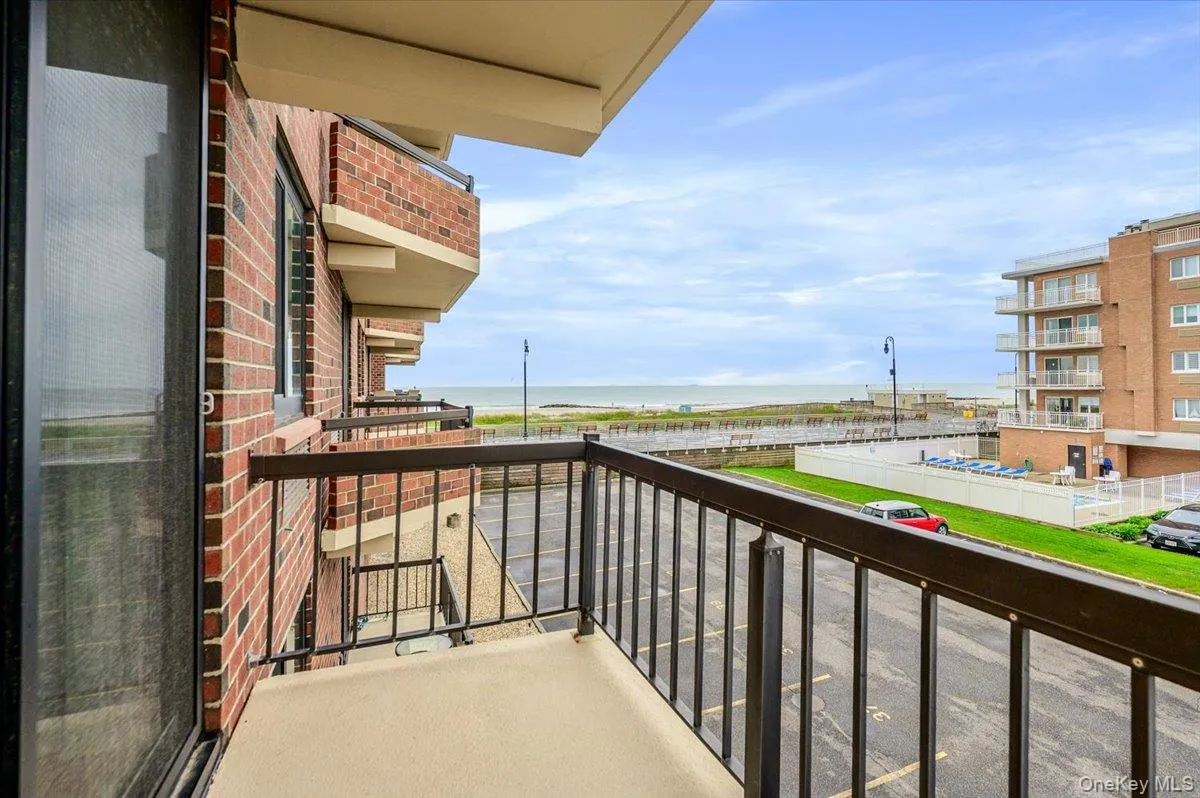 750 Broadway, Long Beach, NY, 1 Bedroom Bedrooms, 3 Rooms Rooms,1 BathroomBathrooms,Residential,For Rent,Broadway,0,1006163 750 Broadway, Long Beach, NY, 1 Bedroom Bedrooms, 3 Rooms Rooms,1 BathroomBathrooms,Residential,For Rent,Broadway,0,1006163