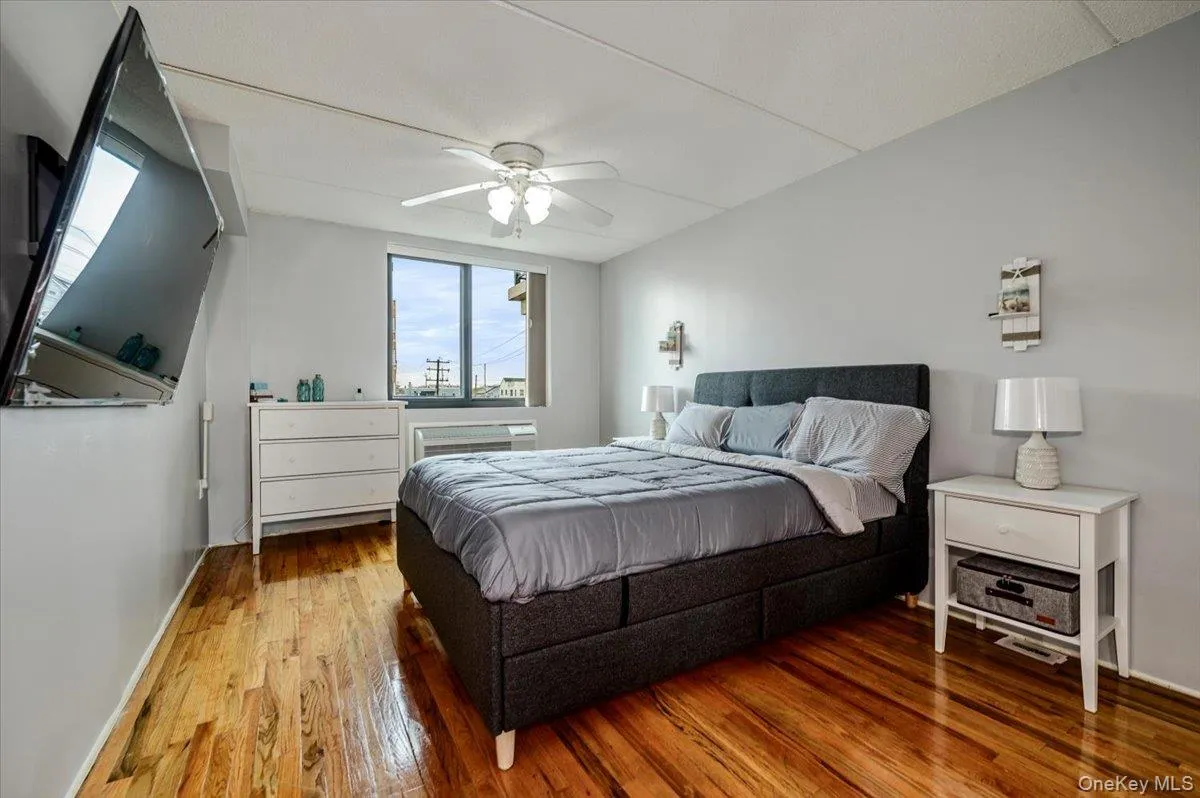 750 Broadway, Long Beach, NY, 1 Bedroom Bedrooms, 3 Rooms Rooms,1 BathroomBathrooms,Residential,For Rent,Broadway,0,1006163 750 Broadway, Long Beach, NY, 1 Bedroom Bedrooms, 3 Rooms Rooms,1 BathroomBathrooms,Residential,For Rent,Broadway,0,1006163