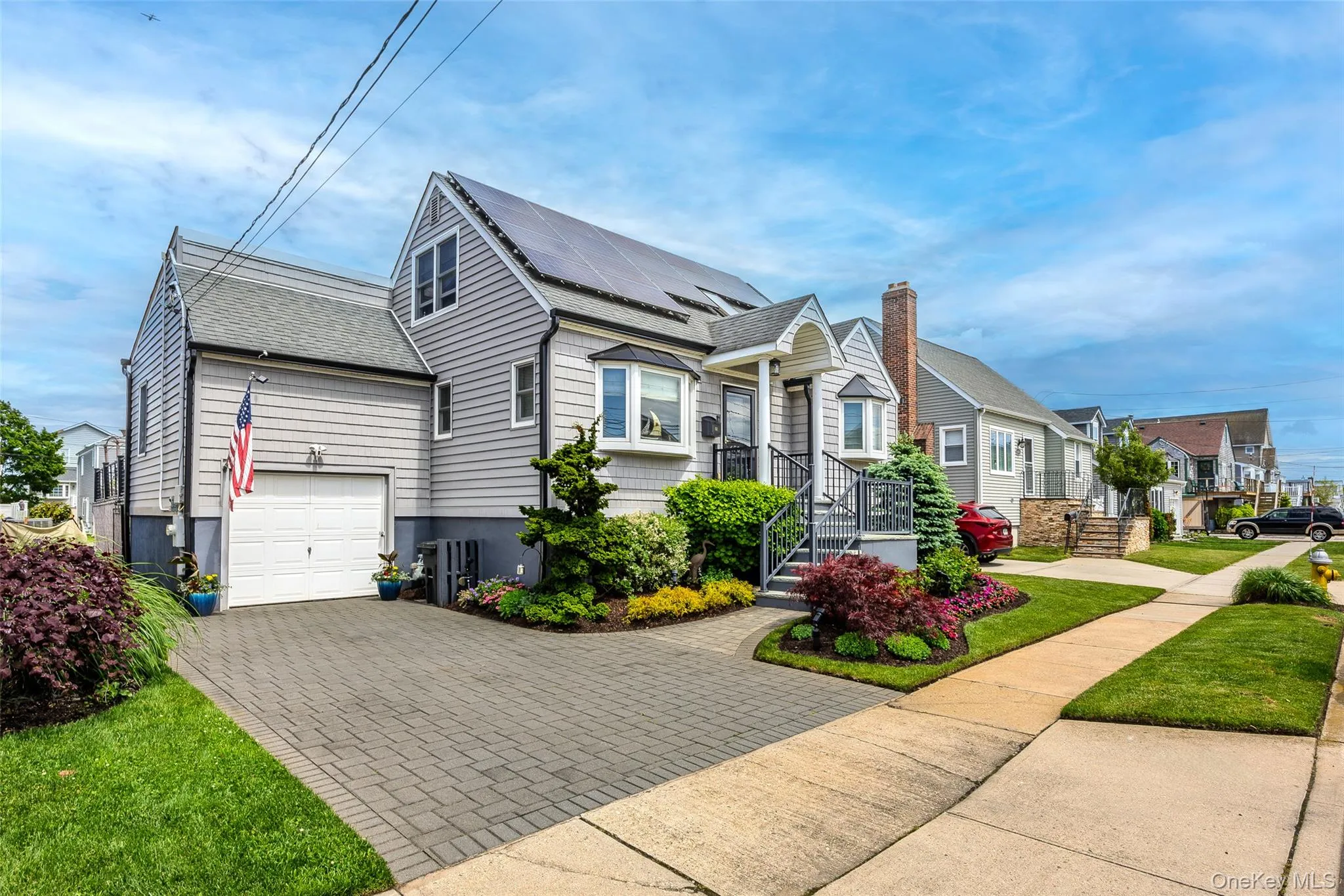 One Car Garage for Storage with Private Driveway! One Car Garage for Storage with Private Driveway!