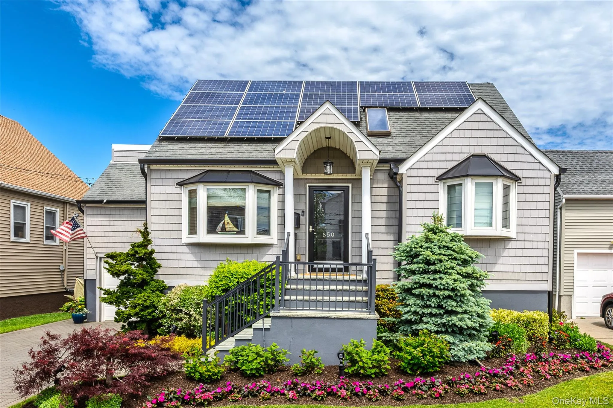 Gorgeous Curb Appeal! Gorgeous Curb Appeal!