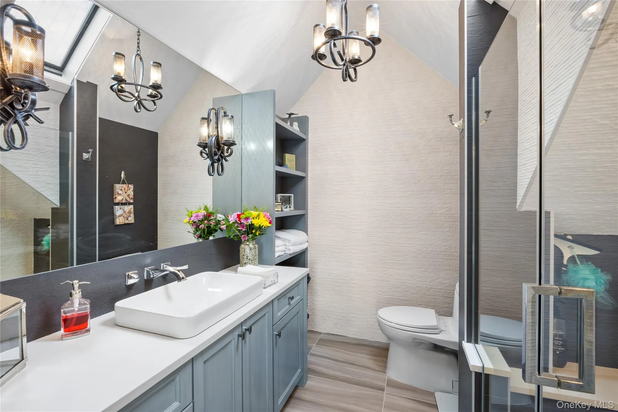Stunning Primary Full Bath Stunning Primary Full Bath