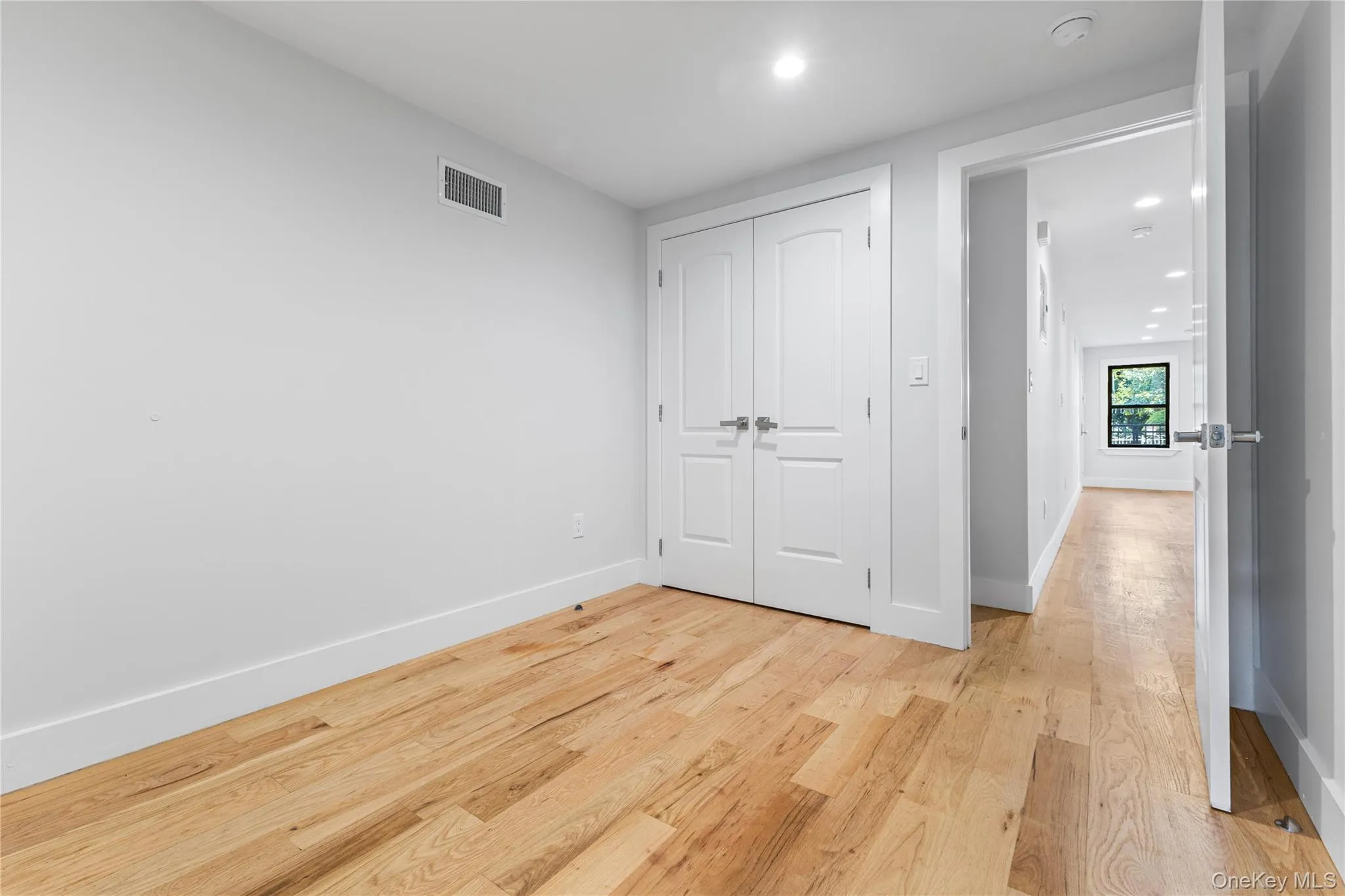 118 Cooper Street, New York, NY, 2 Bedrooms Bedrooms, 2 Rooms Rooms,1 BathroomBathrooms,Residential Lease,For Rent,Cooper,0,1006175 118 Cooper Street, New York, NY, 2 Bedrooms Bedrooms, 2 Rooms Rooms,1 BathroomBathrooms,Residential Lease,For Rent,Cooper,0,1006175