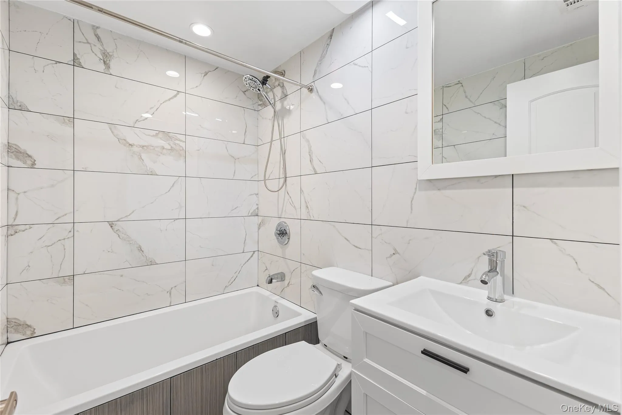 118 Cooper Street, New York, NY, 2 Bedrooms Bedrooms, 2 Rooms Rooms,1 BathroomBathrooms,Residential Lease,For Rent,Cooper,0,1006175 118 Cooper Street, New York, NY, 2 Bedrooms Bedrooms, 2 Rooms Rooms,1 BathroomBathrooms,Residential Lease,For Rent,Cooper,0,1006175