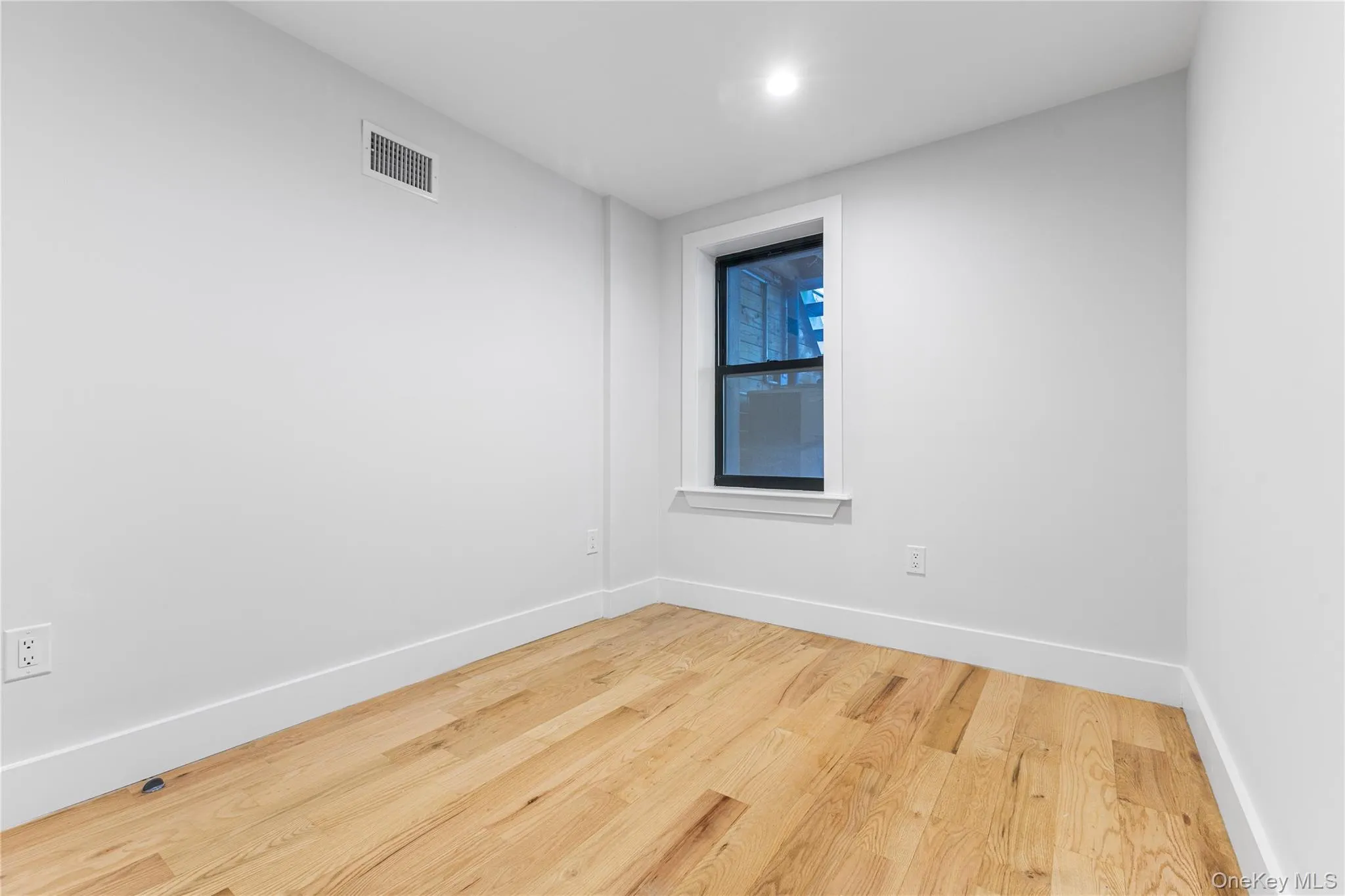 118 Cooper Street, New York, NY, 2 Bedrooms Bedrooms, 2 Rooms Rooms,1 BathroomBathrooms,Residential Lease,For Rent,Cooper,0,1006175 118 Cooper Street, New York, NY, 2 Bedrooms Bedrooms, 2 Rooms Rooms,1 BathroomBathrooms,Residential Lease,For Rent,Cooper,0,1006175