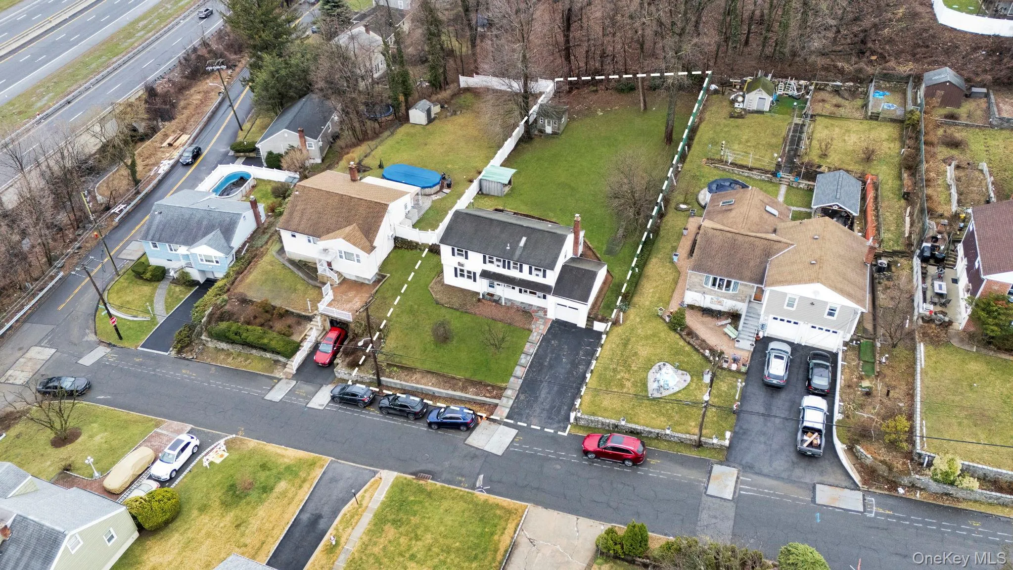 9 Valley View Drive, Yonkers, NY, 4 Bedrooms Bedrooms, 8 Rooms Rooms,3 BathroomsBathrooms,Residential,For Rent,Valley View,0,1006178 9 Valley View Drive, Yonkers, NY, 4 Bedrooms Bedrooms, 8 Rooms Rooms,3 BathroomsBathrooms,Residential,For Rent,Valley View,0,1006178