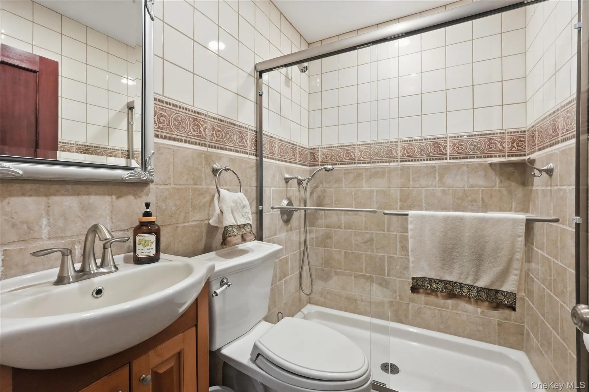 2595 Yorktown Street, Hempstead, NY, 3 Bedrooms Bedrooms, 8 Rooms Rooms,2 BathroomsBathrooms,Residential,For Rent,Yorktown,0,1006190 2595 Yorktown Street, Hempstead, NY, 3 Bedrooms Bedrooms, 8 Rooms Rooms,2 BathroomsBathrooms,Residential,For Rent,Yorktown,0,1006190