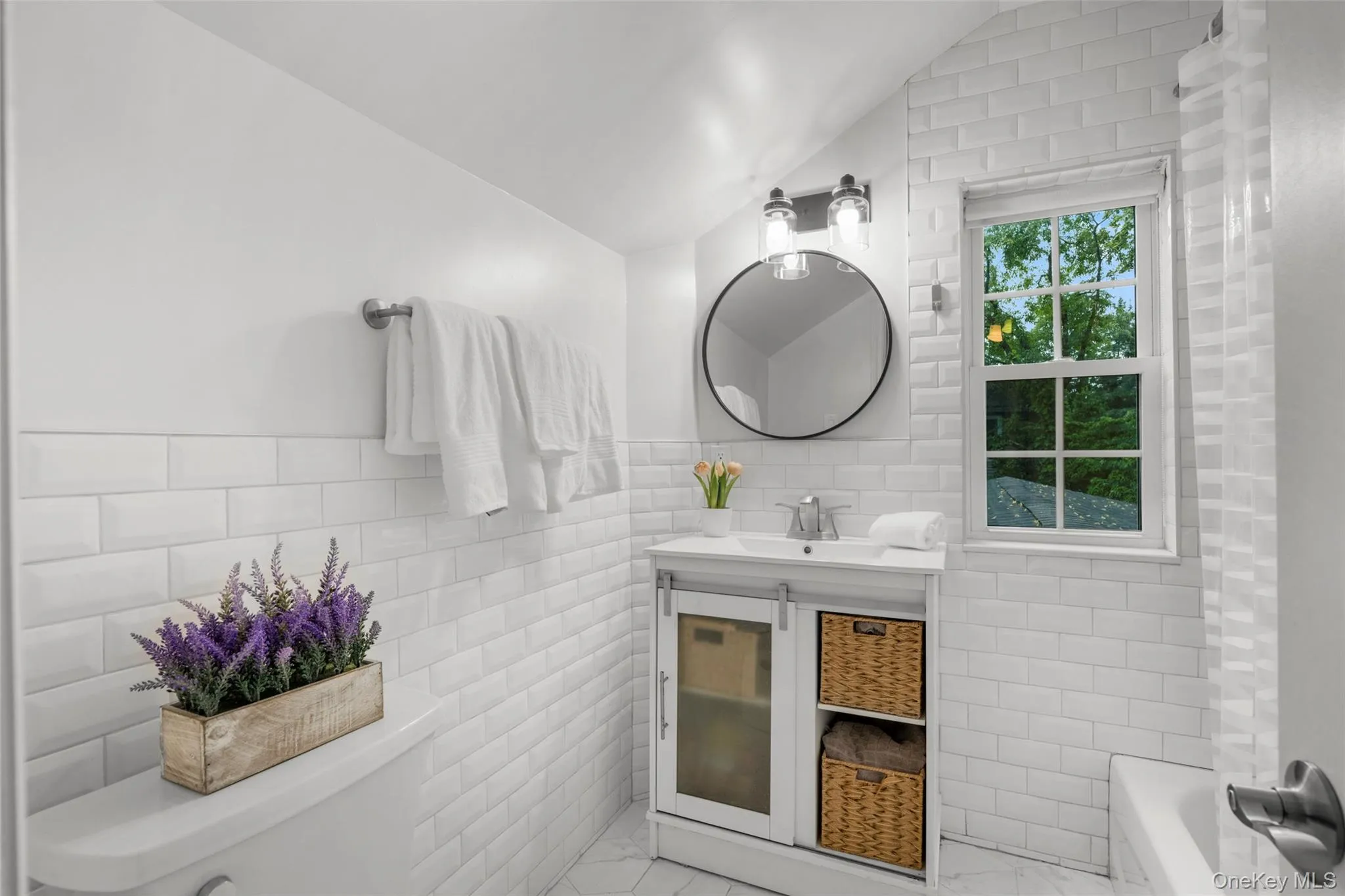 1 Harmon Drive, Mamaroneck, NY, 3 Bedrooms Bedrooms, 7 Rooms Rooms,2 BathroomsBathrooms,Residential,For Rent,Harmon,0,KEY1006192 1 Harmon Drive, Mamaroneck, NY, 3 Bedrooms Bedrooms, 7 Rooms Rooms,2 BathroomsBathrooms,Residential,For Rent,Harmon,0,KEY1006192
