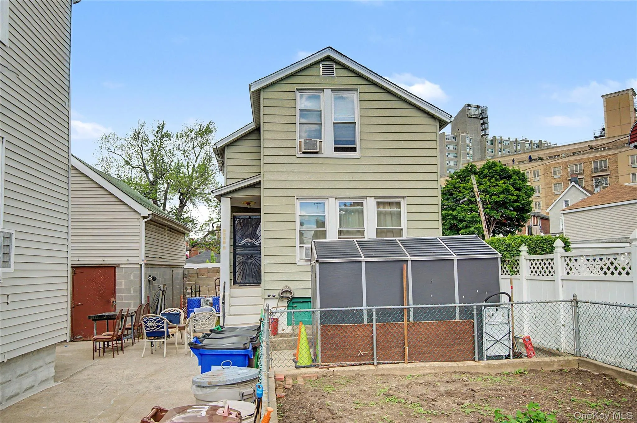 1608 Merry Avenue, New York, NY, 2 Bedrooms Bedrooms, 5 Rooms Rooms,1 BathroomBathrooms,Residential,For Rent,Merry,0,1006195 1608 Merry Avenue, New York, NY, 2 Bedrooms Bedrooms, 5 Rooms Rooms,1 BathroomBathrooms,Residential,For Rent,Merry,0,1006195