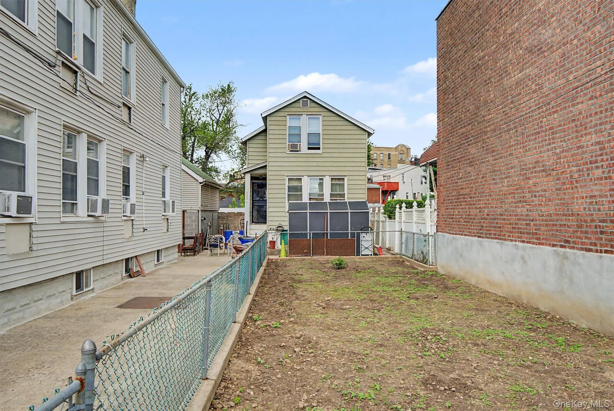 1608 Merry Avenue, New York, NY, 2 Bedrooms Bedrooms, 5 Rooms Rooms,1 BathroomBathrooms,Residential,For Rent,Merry,0,1006195 1608 Merry Avenue, New York, NY, 2 Bedrooms Bedrooms, 5 Rooms Rooms,1 BathroomBathrooms,Residential,For Rent,Merry,0,1006195