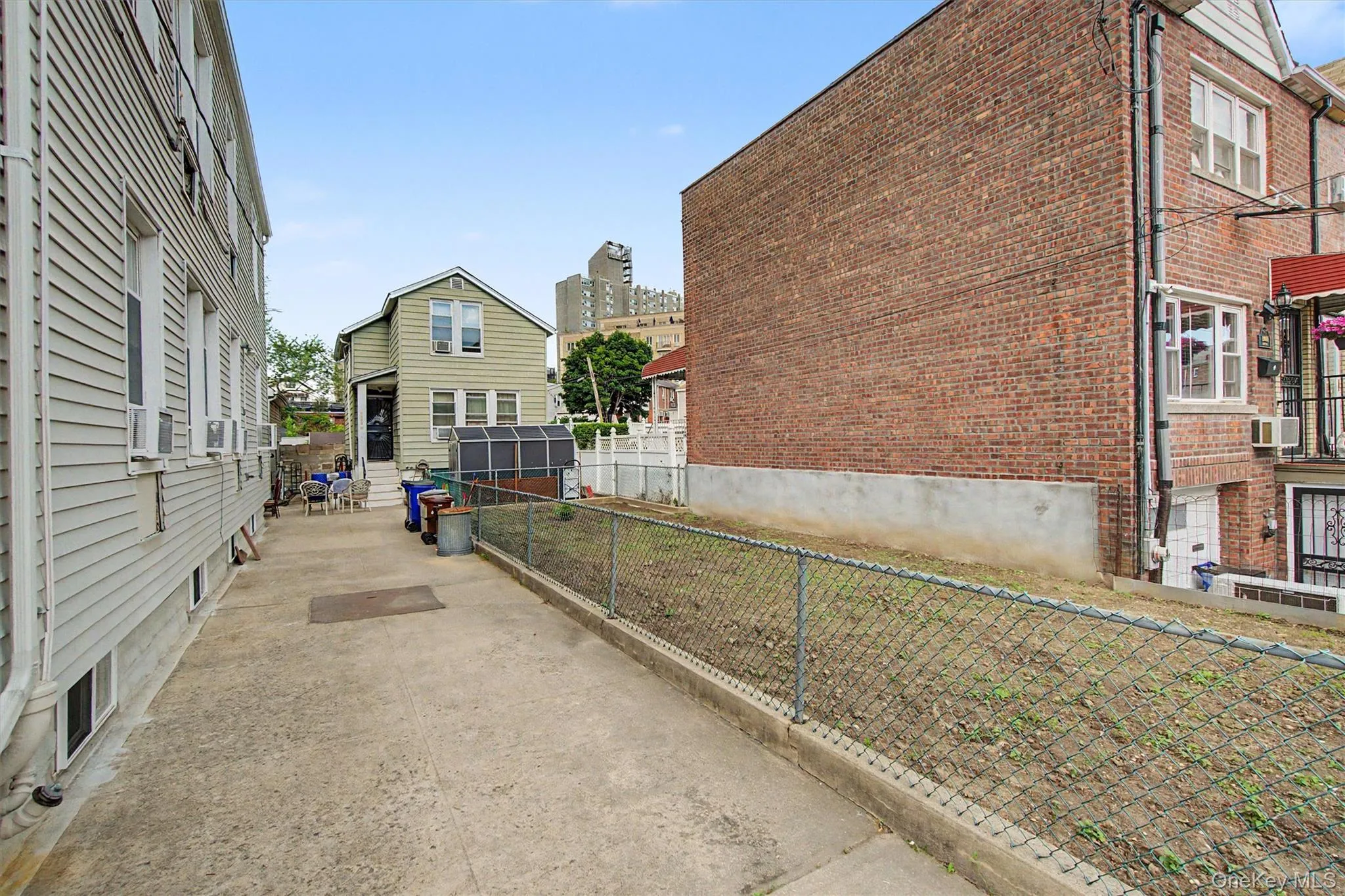 1608 Merry Avenue, New York, NY, 2 Bedrooms Bedrooms, 5 Rooms Rooms,1 BathroomBathrooms,Residential,For Rent,Merry,0,1006195 1608 Merry Avenue, New York, NY, 2 Bedrooms Bedrooms, 5 Rooms Rooms,1 BathroomBathrooms,Residential,For Rent,Merry,0,1006195