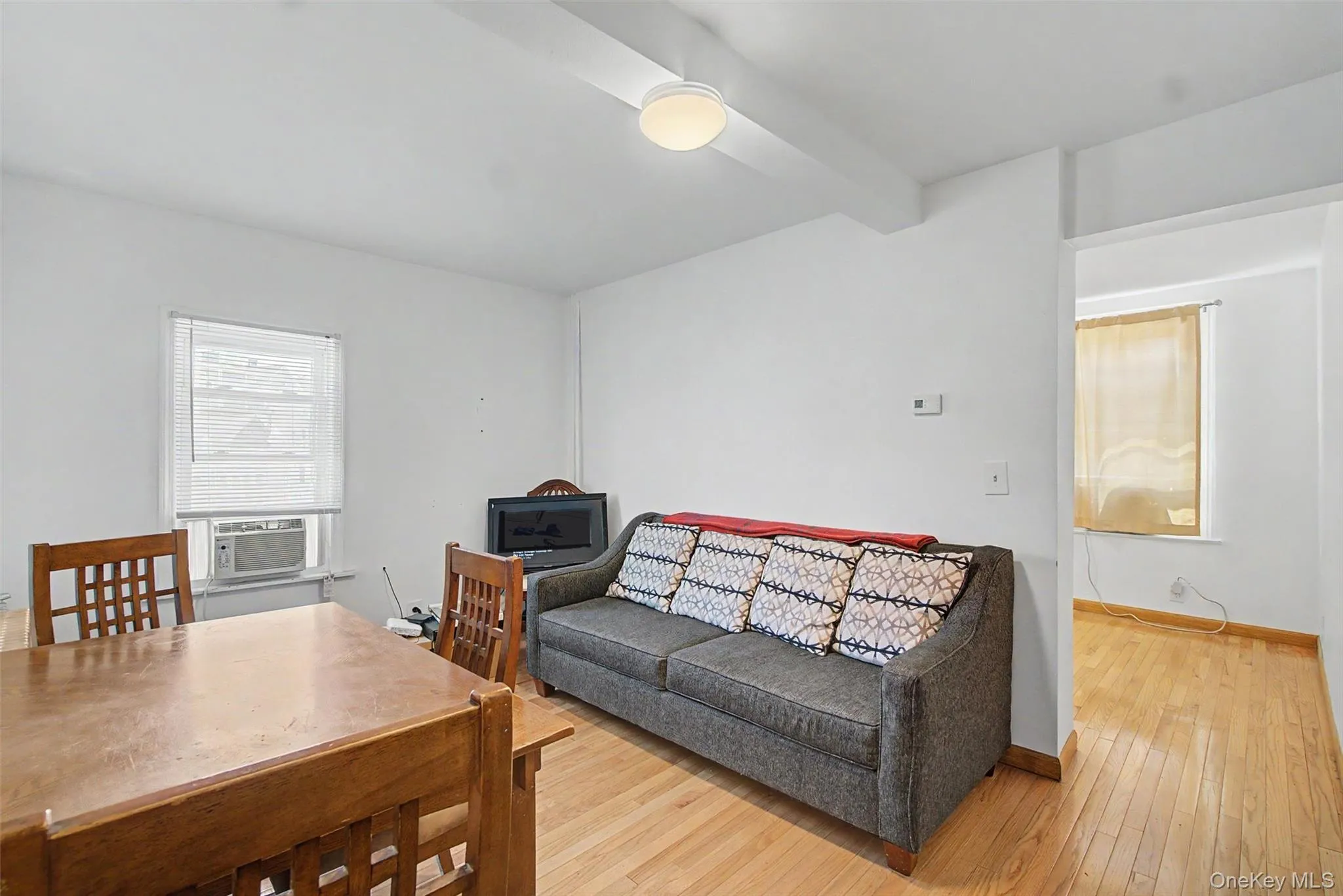 1608 Merry Avenue, New York, NY, 2 Bedrooms Bedrooms, 5 Rooms Rooms,1 BathroomBathrooms,Residential,For Rent,Merry,0,1006195 1608 Merry Avenue, New York, NY, 2 Bedrooms Bedrooms, 5 Rooms Rooms,1 BathroomBathrooms,Residential,For Rent,Merry,0,1006195