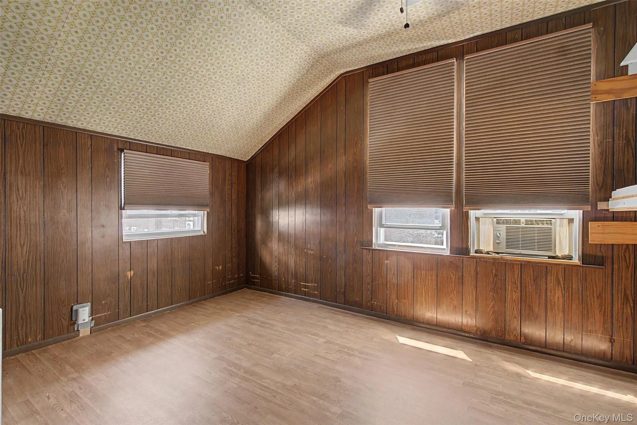 1608 Merry Avenue, New York, NY, 2 Bedrooms Bedrooms, 5 Rooms Rooms,1 BathroomBathrooms,Residential,For Rent,Merry,0,1006195 1608 Merry Avenue, New York, NY, 2 Bedrooms Bedrooms, 5 Rooms Rooms,1 BathroomBathrooms,Residential,For Rent,Merry,0,1006195