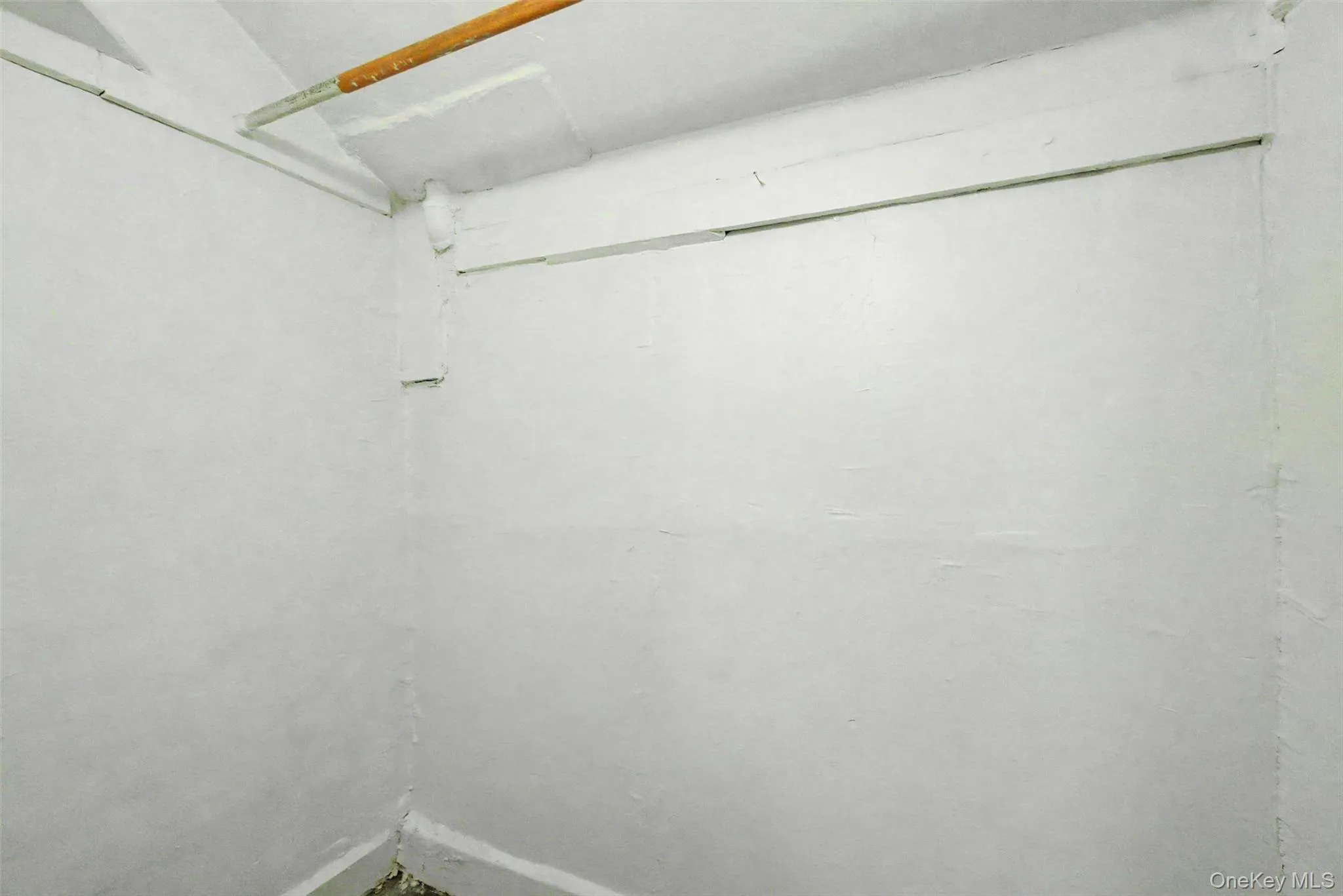 1608 Merry Avenue, New York, NY, 2 Bedrooms Bedrooms, 5 Rooms Rooms,1 BathroomBathrooms,Residential,For Rent,Merry,0,1006195 1608 Merry Avenue, New York, NY, 2 Bedrooms Bedrooms, 5 Rooms Rooms,1 BathroomBathrooms,Residential,For Rent,Merry,0,1006195