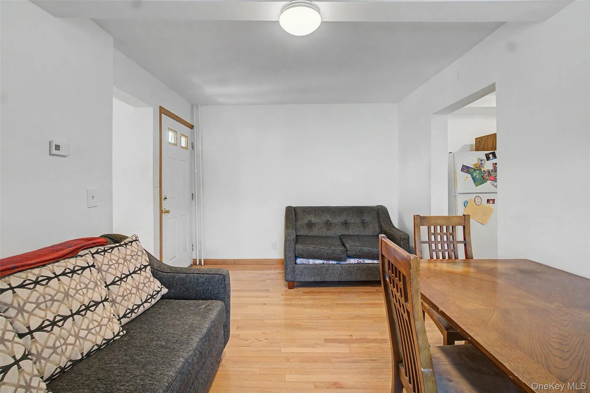 1608 Merry Avenue, New York, NY, 2 Bedrooms Bedrooms, 5 Rooms Rooms,1 BathroomBathrooms,Residential,For Rent,Merry,0,1006195 1608 Merry Avenue, New York, NY, 2 Bedrooms Bedrooms, 5 Rooms Rooms,1 BathroomBathrooms,Residential,For Rent,Merry,0,1006195