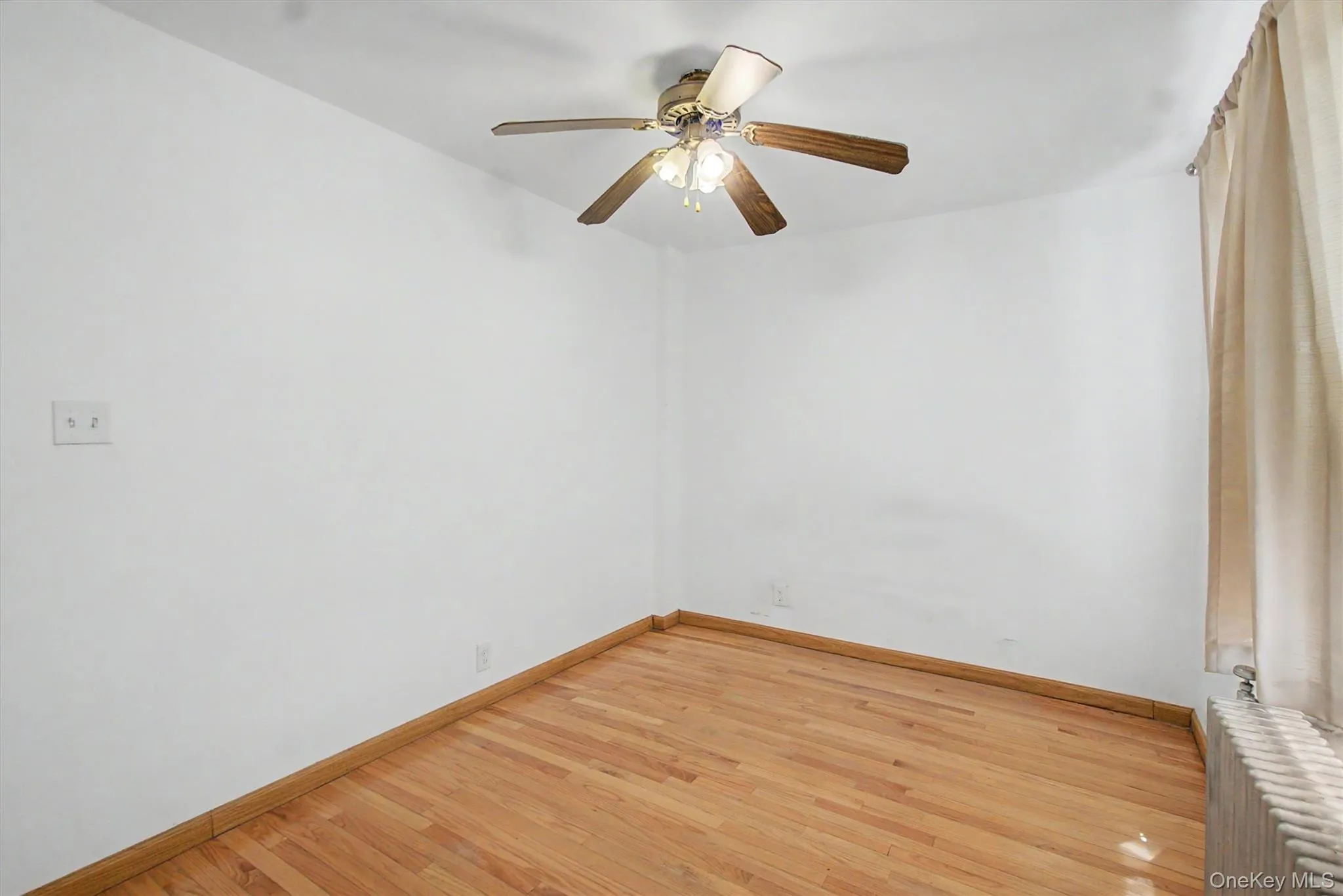 1608 Merry Avenue, New York, NY, 2 Bedrooms Bedrooms, 5 Rooms Rooms,1 BathroomBathrooms,Residential,For Rent,Merry,0,1006195 1608 Merry Avenue, New York, NY, 2 Bedrooms Bedrooms, 5 Rooms Rooms,1 BathroomBathrooms,Residential,For Rent,Merry,0,1006195