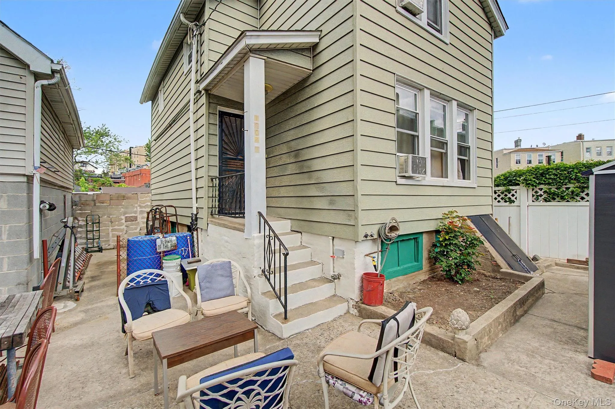 1608 Merry Avenue, New York, NY, 2 Bedrooms Bedrooms, 5 Rooms Rooms,1 BathroomBathrooms,Residential,For Rent,Merry,0,1006195 1608 Merry Avenue, New York, NY, 2 Bedrooms Bedrooms, 5 Rooms Rooms,1 BathroomBathrooms,Residential,For Rent,Merry,0,1006195