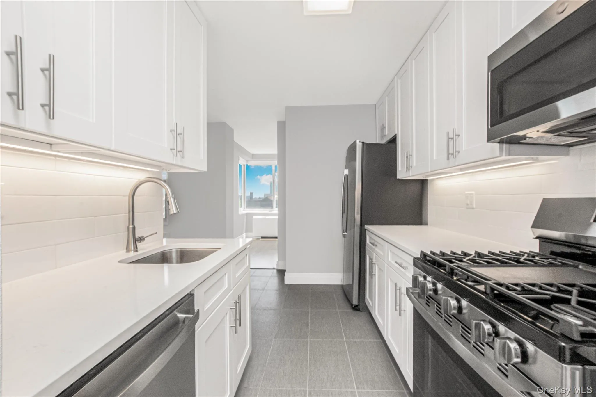 3333 Henry Hudson Parkway, New York, NY, 1 Bedroom Bedrooms, 4 Rooms Rooms,1 BathroomBathrooms,Residential,For Rent,Henry Hudson,0,1006197 3333 Henry Hudson Parkway, New York, NY, 1 Bedroom Bedrooms, 4 Rooms Rooms,1 BathroomBathrooms,Residential,For Rent,Henry Hudson,0,1006197