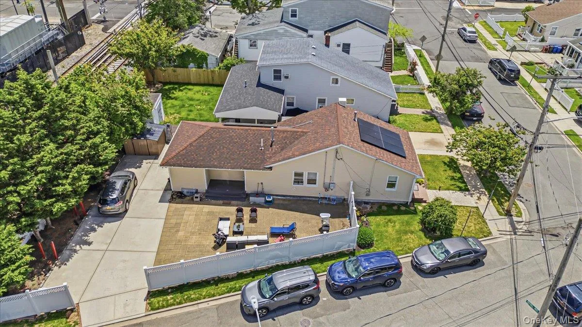 3093 Royal Avenue, Hempstead, NY, 2 Bedrooms Bedrooms, 5 Rooms Rooms,1 BathroomBathrooms,Residential,For Rent,Royal,0,1006198 3093 Royal Avenue, Hempstead, NY, 2 Bedrooms Bedrooms, 5 Rooms Rooms,1 BathroomBathrooms,Residential,For Rent,Royal,0,1006198