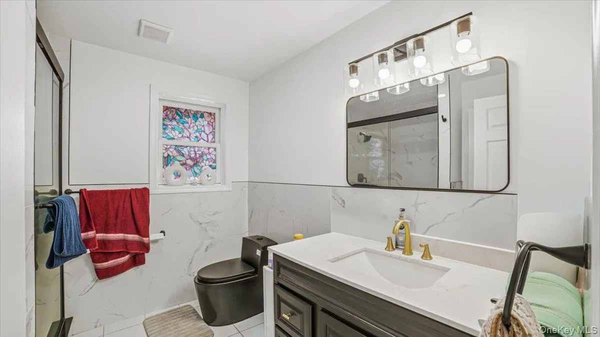 3093 Royal Avenue, Hempstead, NY, 2 Bedrooms Bedrooms, 5 Rooms Rooms,1 BathroomBathrooms,Residential,For Rent,Royal,0,1006198 3093 Royal Avenue, Hempstead, NY, 2 Bedrooms Bedrooms, 5 Rooms Rooms,1 BathroomBathrooms,Residential,For Rent,Royal,0,1006198