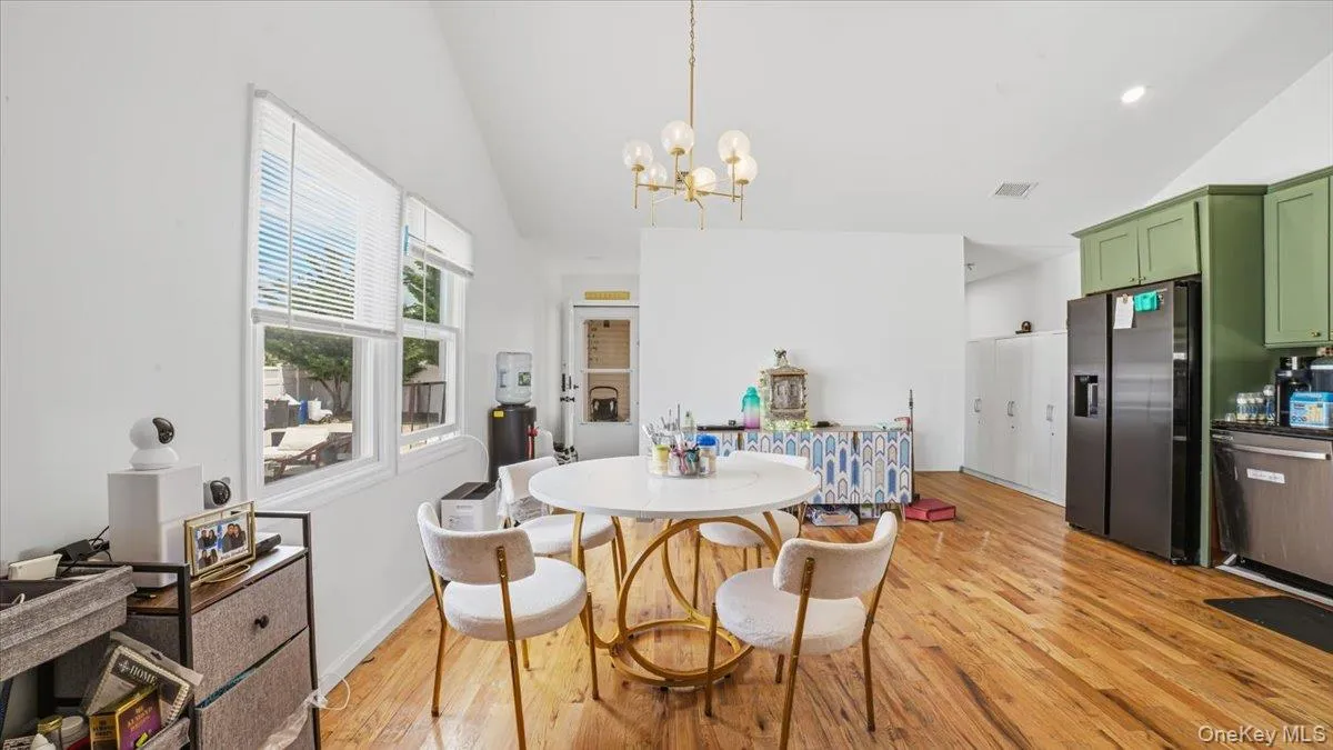 3093 Royal Avenue, Hempstead, NY, 2 Bedrooms Bedrooms, 5 Rooms Rooms,1 BathroomBathrooms,Residential,For Rent,Royal,0,1006198 3093 Royal Avenue, Hempstead, NY, 2 Bedrooms Bedrooms, 5 Rooms Rooms,1 BathroomBathrooms,Residential,For Rent,Royal,0,1006198