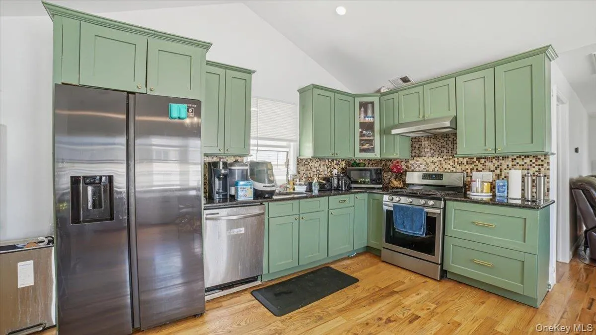 3093 Royal Avenue, Hempstead, NY, 2 Bedrooms Bedrooms, 5 Rooms Rooms,1 BathroomBathrooms,Residential,For Rent,Royal,0,1006198 3093 Royal Avenue, Hempstead, NY, 2 Bedrooms Bedrooms, 5 Rooms Rooms,1 BathroomBathrooms,Residential,For Rent,Royal,0,1006198