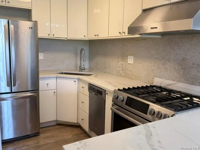 135-08 82nd Avenue, New York, NY, 2 Bedrooms Bedrooms, 4 Rooms Rooms,1 BathroomBathrooms,Residential,For Rent,82nd,0,1006205 135-08 82nd Avenue, New York, NY, 2 Bedrooms Bedrooms, 4 Rooms Rooms,1 BathroomBathrooms,Residential,For Rent,82nd,0,1006205