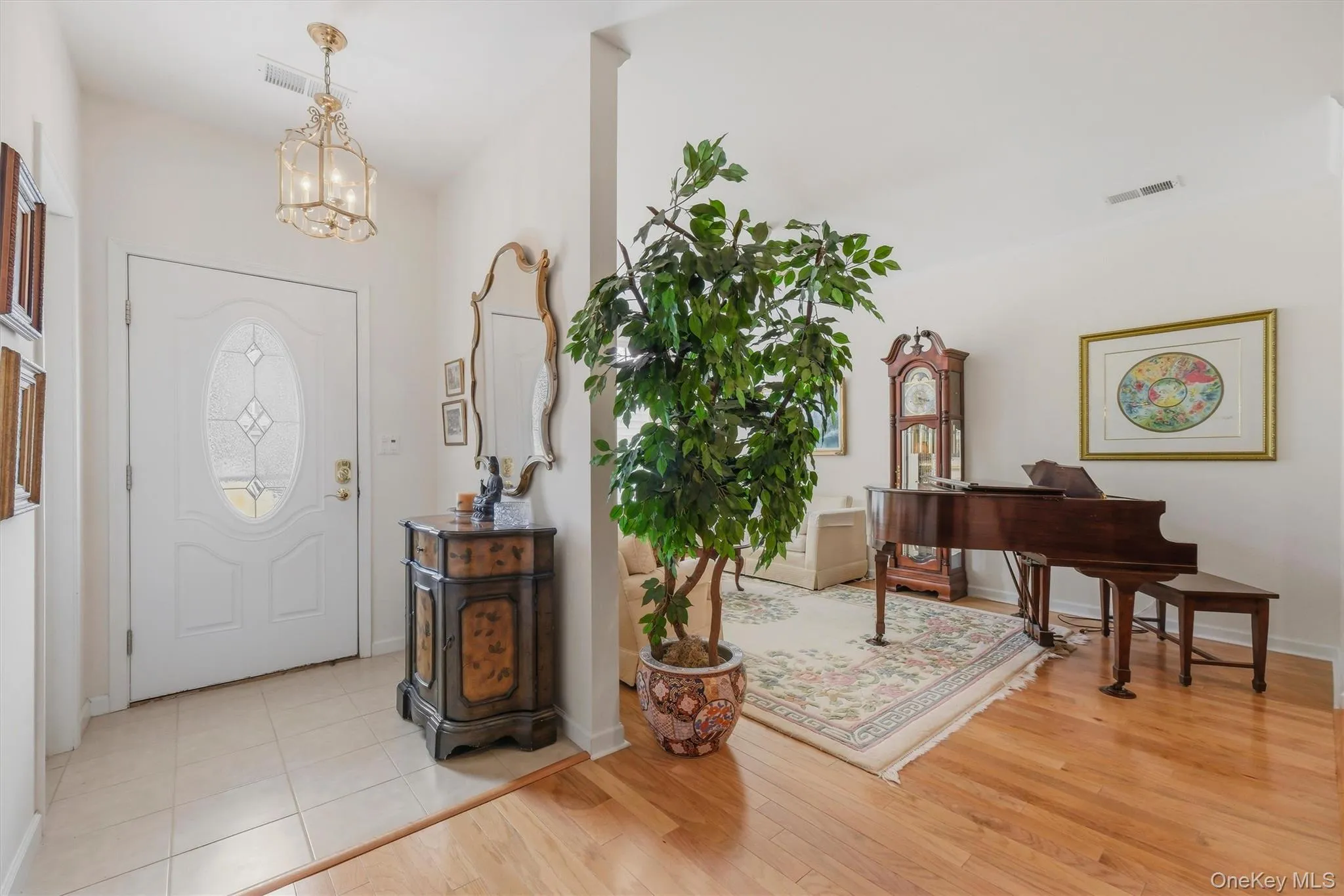 Welcoming foyer Welcoming foyer