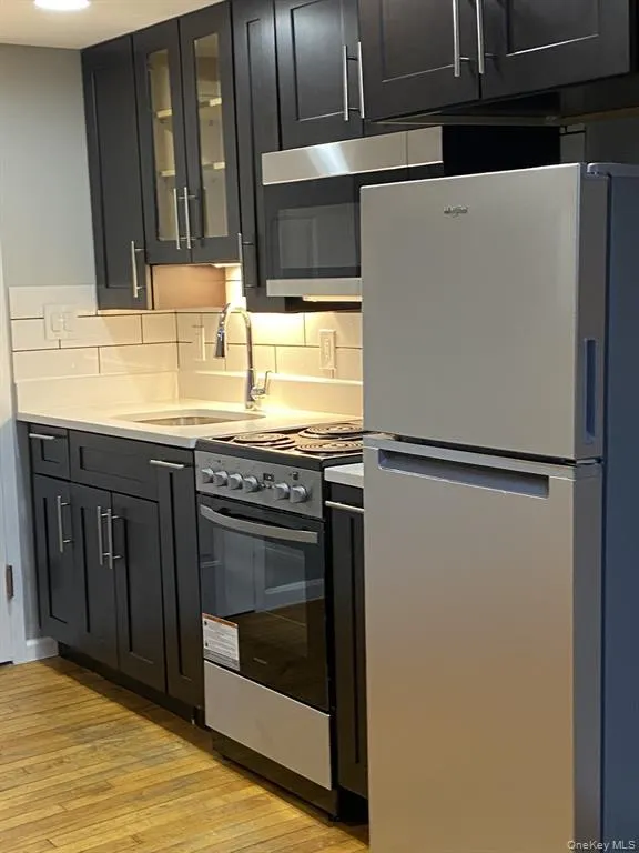 94 4th Avenue, Islip, NY, 2 Rooms Rooms,1 BathroomBathrooms,Residential Lease,For Rent,4th,0,1006209 94 4th Avenue, Islip, NY, 2 Rooms Rooms,1 BathroomBathrooms,Residential Lease,For Rent,4th,0,1006209