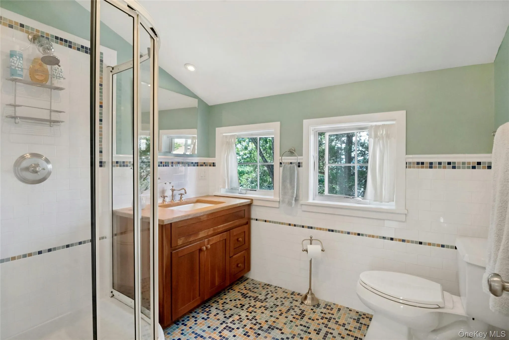 3rd floor bathroom. 3rd floor bathroom.