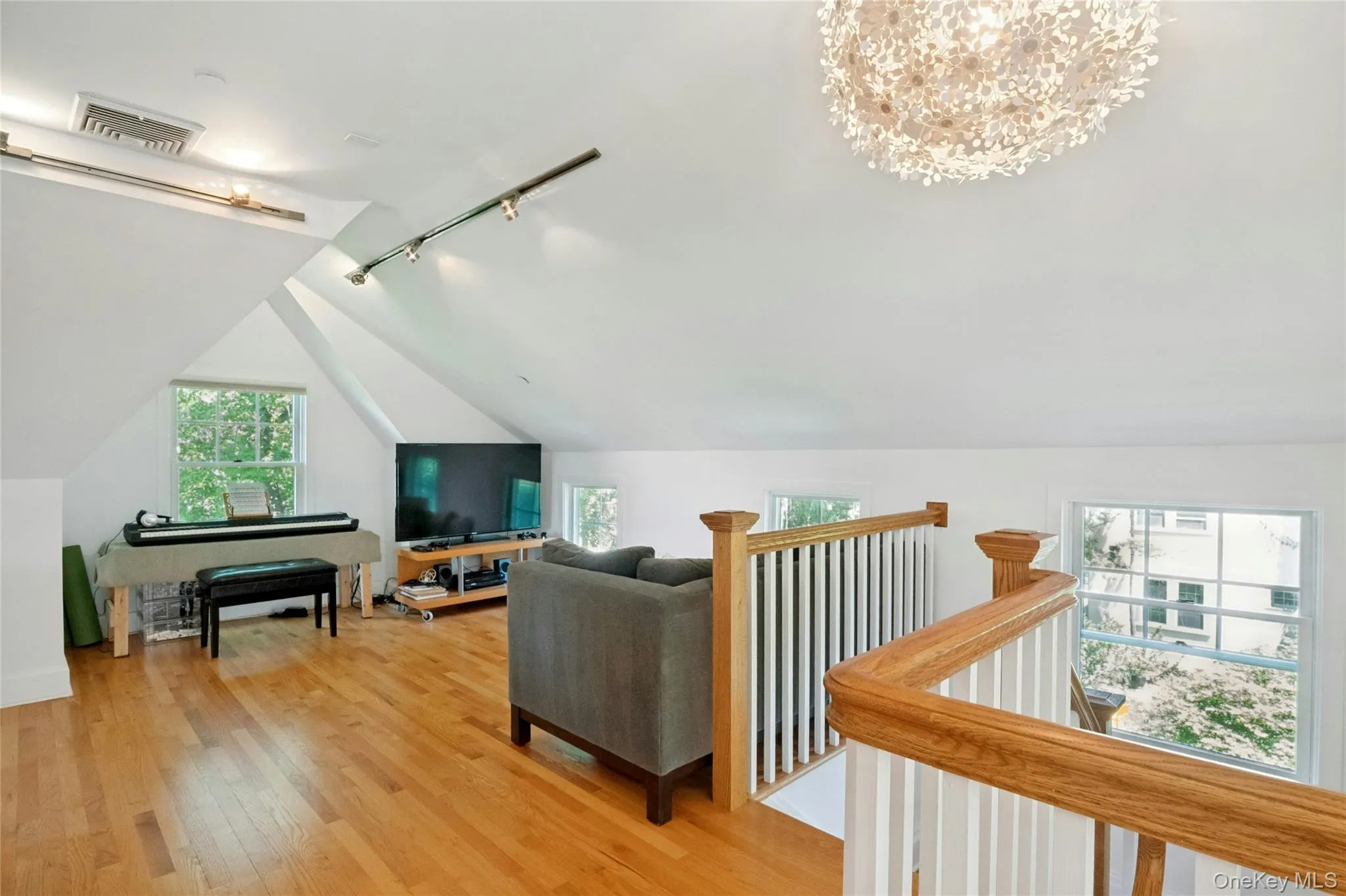 Loft with natural light and open floor plan Loft with natural light and open floor plan