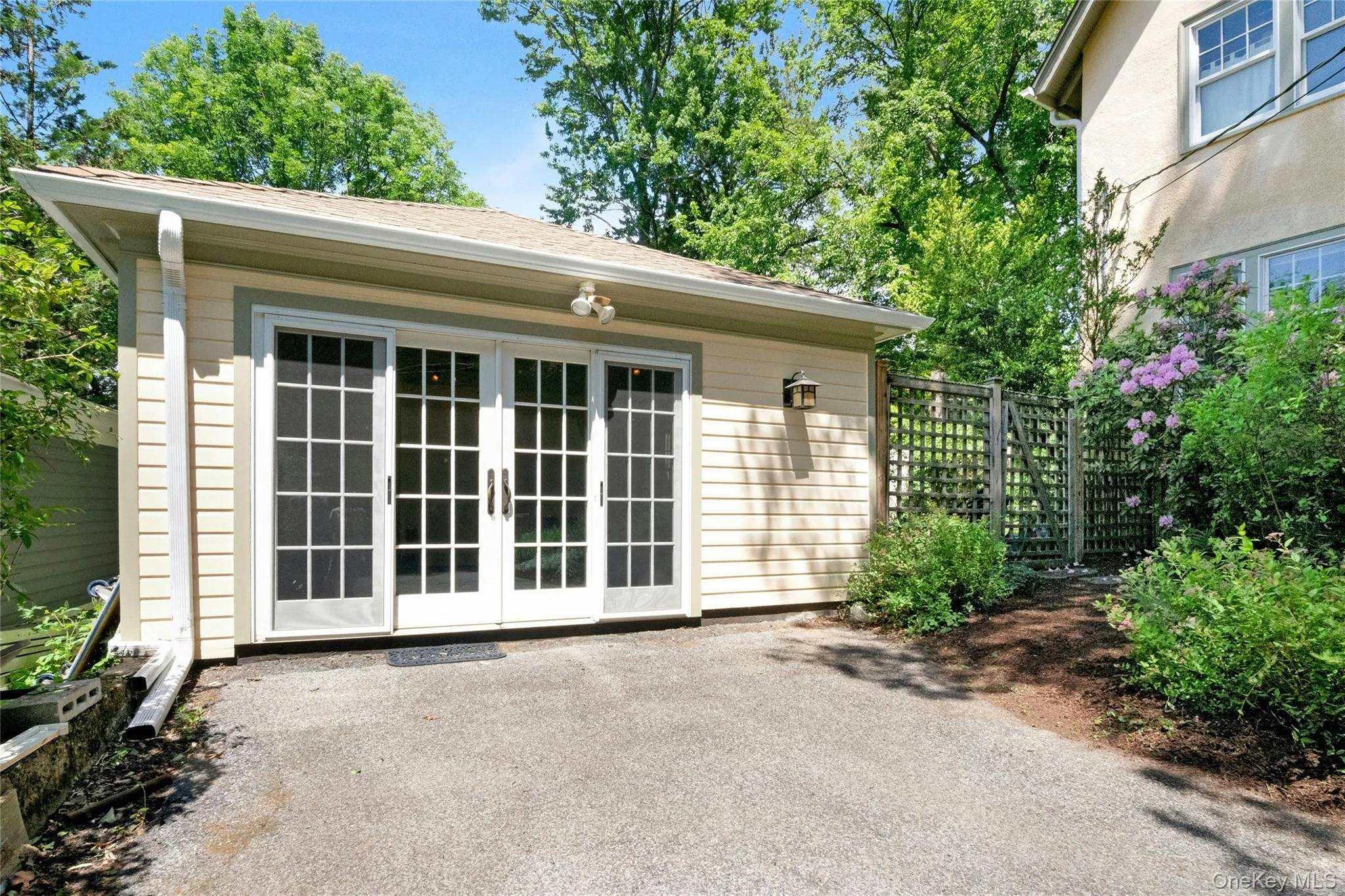 Can be converted back to a two Garage Can be converted back to a two Garage