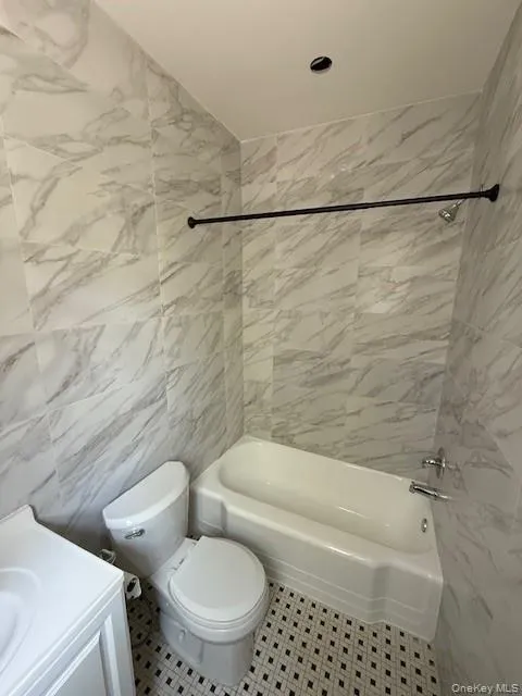 6 Lockwood Avenue, Yonkers, NY, 1 Bedroom Bedrooms, 3 Rooms Rooms,1 BathroomBathrooms,Residential Lease,For Rent,Lockwood,0,1006224 6 Lockwood Avenue, Yonkers, NY, 1 Bedroom Bedrooms, 3 Rooms Rooms,1 BathroomBathrooms,Residential Lease,For Rent,Lockwood,0,1006224