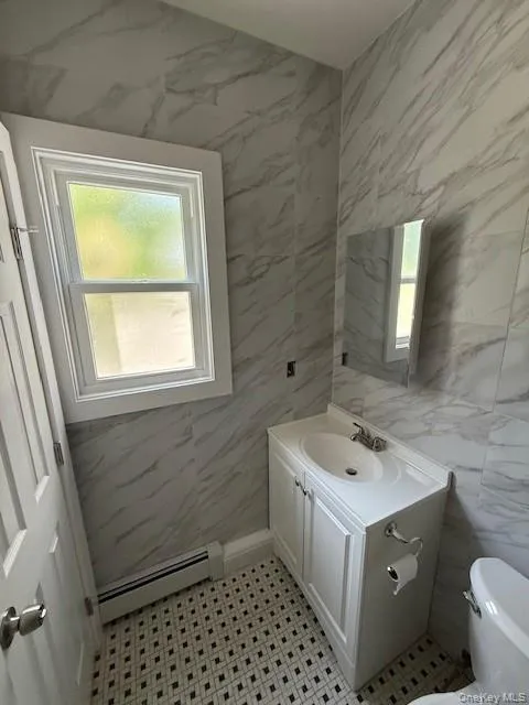 6 Lockwood Avenue, Yonkers, NY, 1 Bedroom Bedrooms, 3 Rooms Rooms,1 BathroomBathrooms,Residential Lease,For Rent,Lockwood,0,1006224 6 Lockwood Avenue, Yonkers, NY, 1 Bedroom Bedrooms, 3 Rooms Rooms,1 BathroomBathrooms,Residential Lease,For Rent,Lockwood,0,1006224