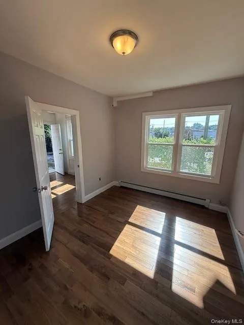 6 Lockwood Avenue, Yonkers, NY, 1 Bedroom Bedrooms, 3 Rooms Rooms,1 BathroomBathrooms,Residential Lease,For Rent,Lockwood,0,1006224 6 Lockwood Avenue, Yonkers, NY, 1 Bedroom Bedrooms, 3 Rooms Rooms,1 BathroomBathrooms,Residential Lease,For Rent,Lockwood,0,1006224