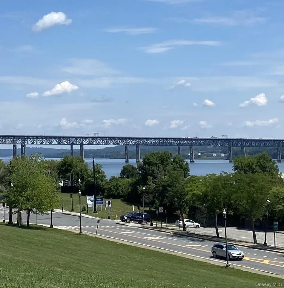 Newburgh Beacon Bridge to Metro North for commuting Newburgh Beacon Bridge to Metro North for commuting