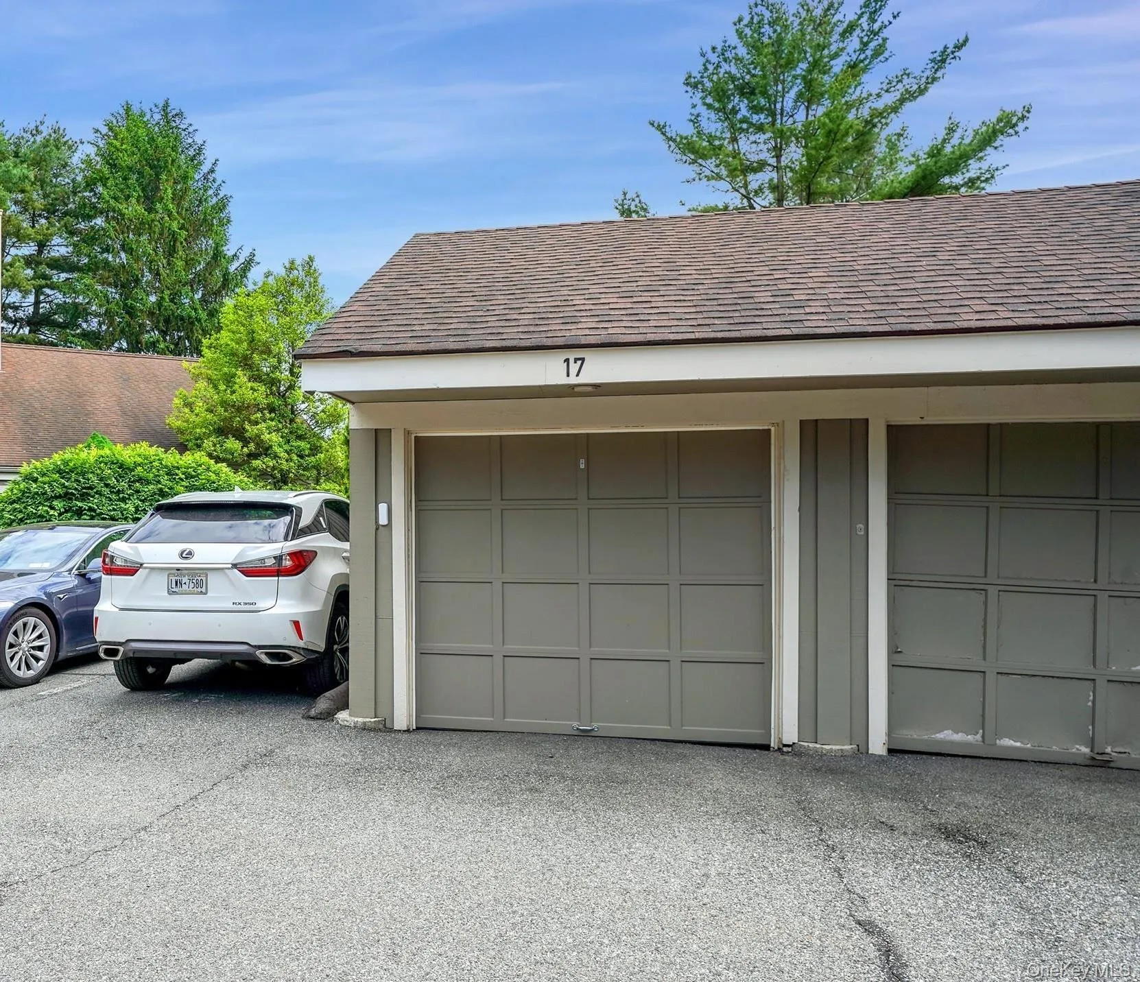 One car garage One car garage